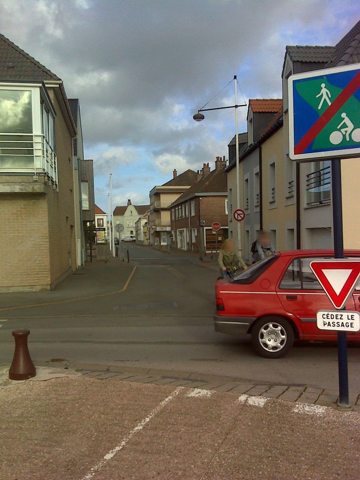 Street view near L'Etoile du Nord, Grand-Fort-Philippe — © bernardvoyageur (CC BY-SA · Mapillary)