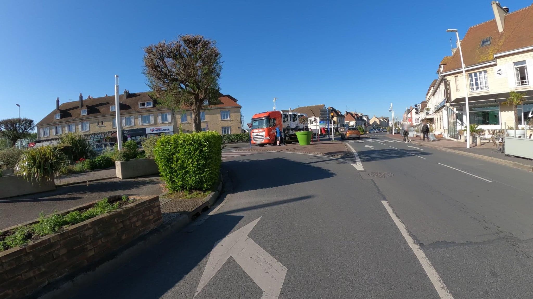 Street view near L'Ecaillier, Ouistreham — © Nzau (CC BY-SA · Mapillary)