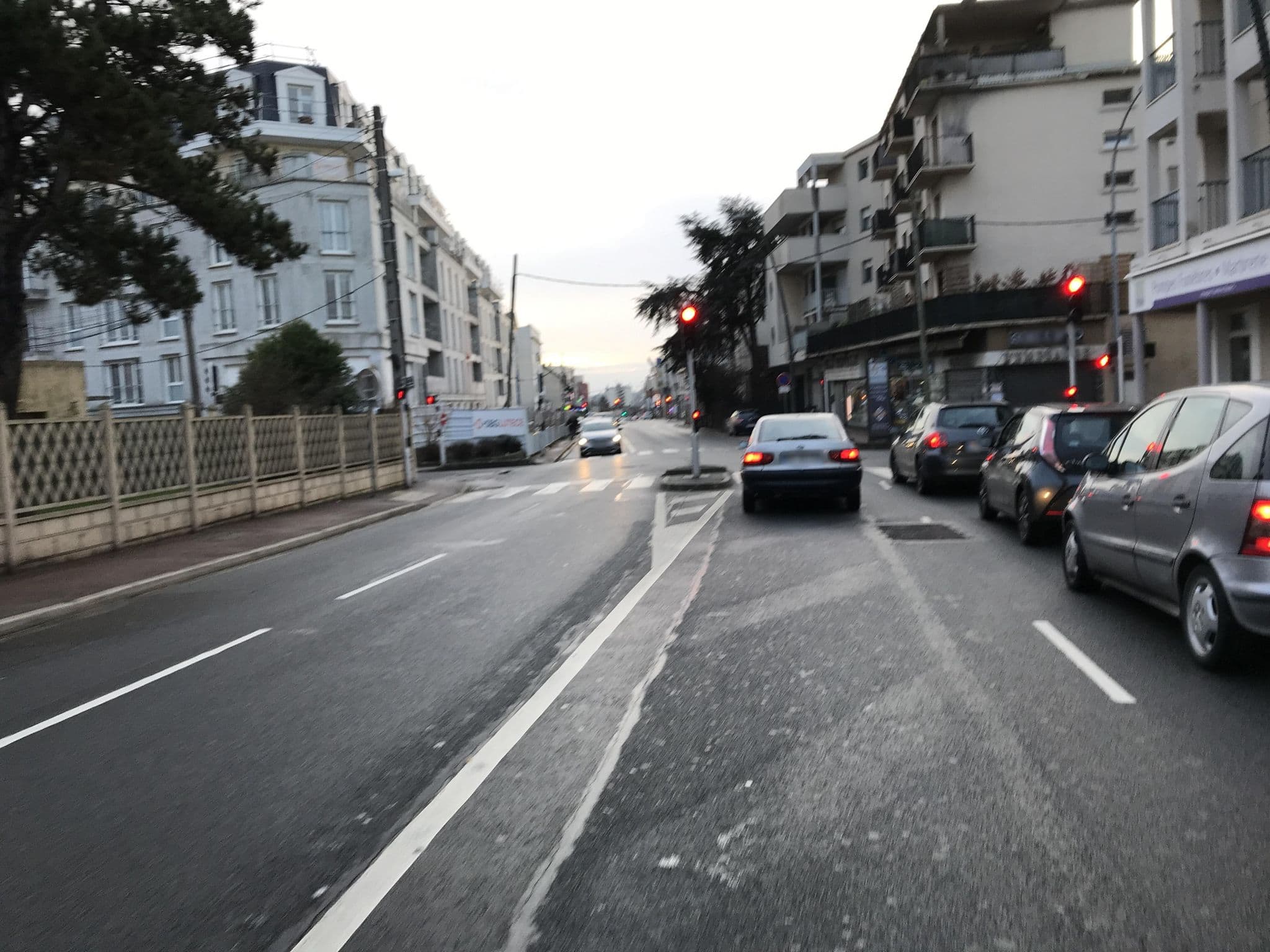 Street view near Selectour - Saga Voyages, Savigny-sur-Orge — © josmougn (CC BY-SA · Mapillary)