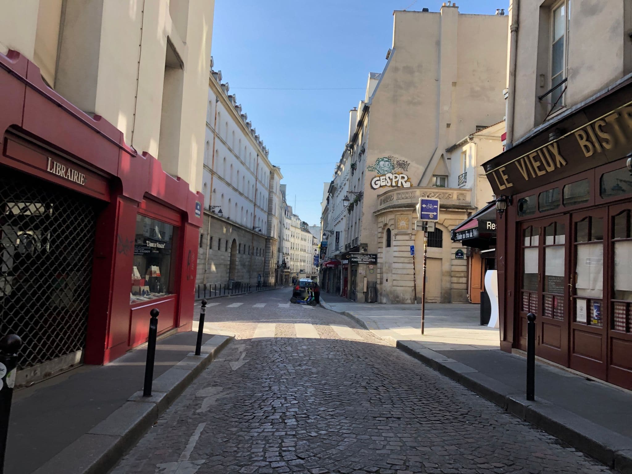 Street view near Comfort Inn, Paris 05 Panthéon — © jerome92370 (CC BY-SA · Mapillary)