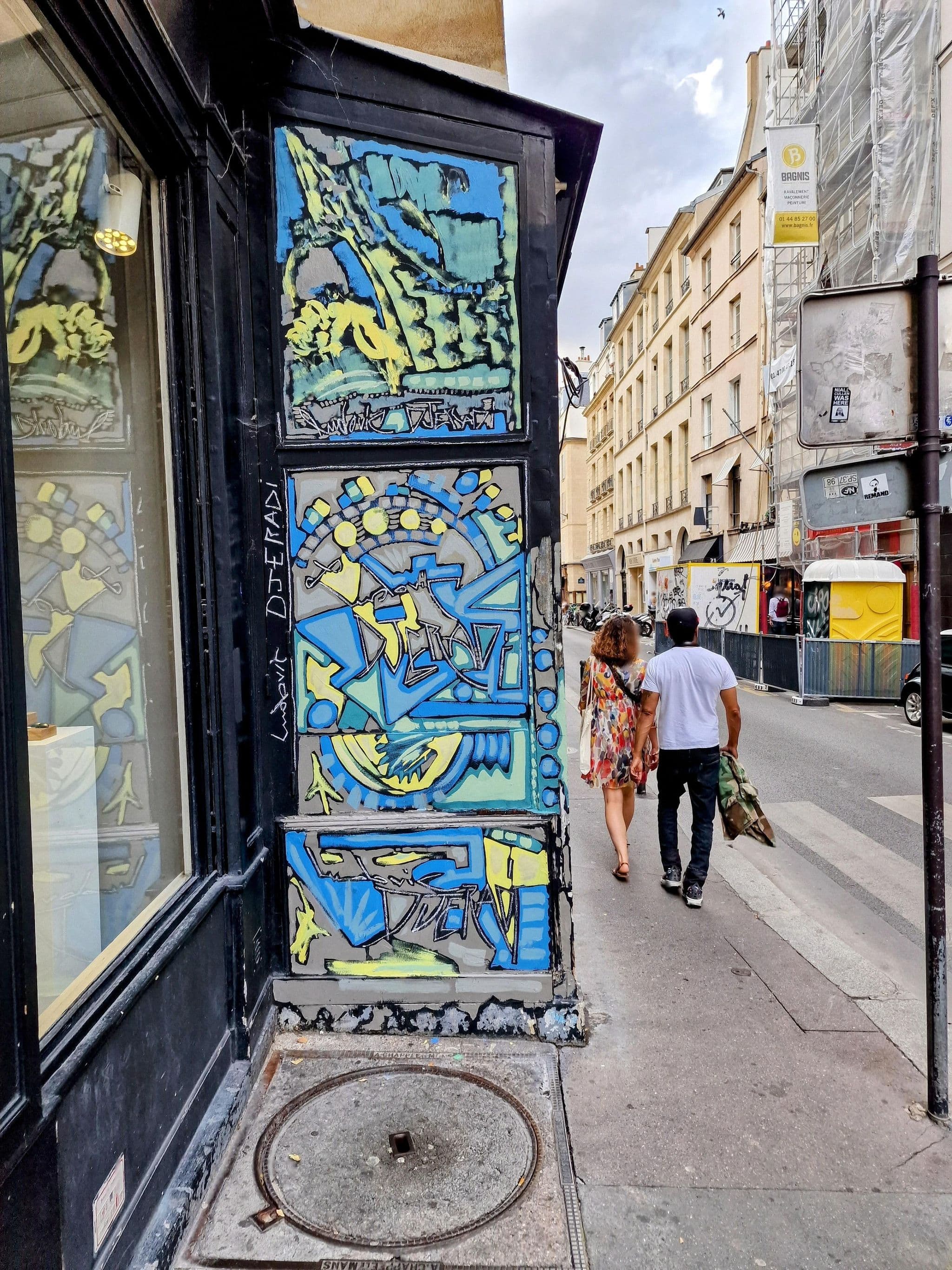 Street view near Location Gîte Paris, Paris 01 Louvre — © km2bp (CC BY-SA · Mapillary)