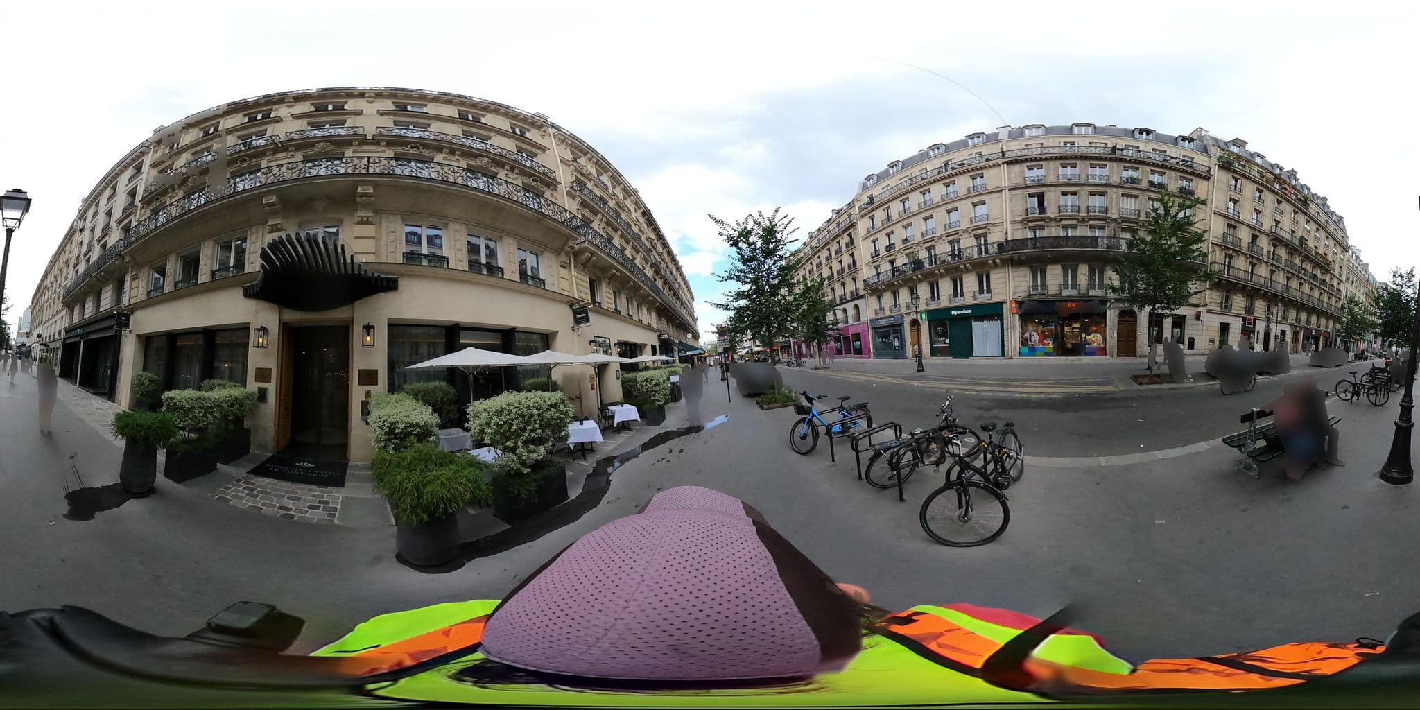 Street view near Maison Albar Hotels Le Pont-Neuf, Paris 01 Louvre — © cartocite (CC BY-SA · Mapillary)
