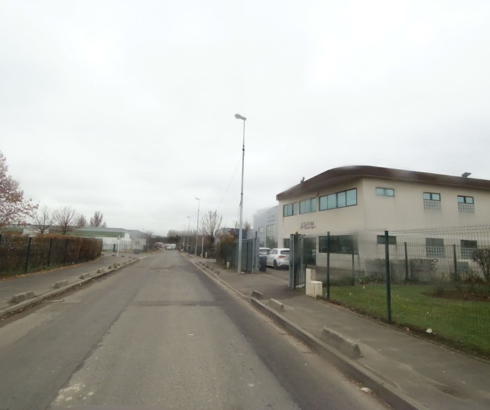 Street view near Hotel Formula 1, Ablon-sur-Seine — © sogefi (CC BY-SA · Mapillary)