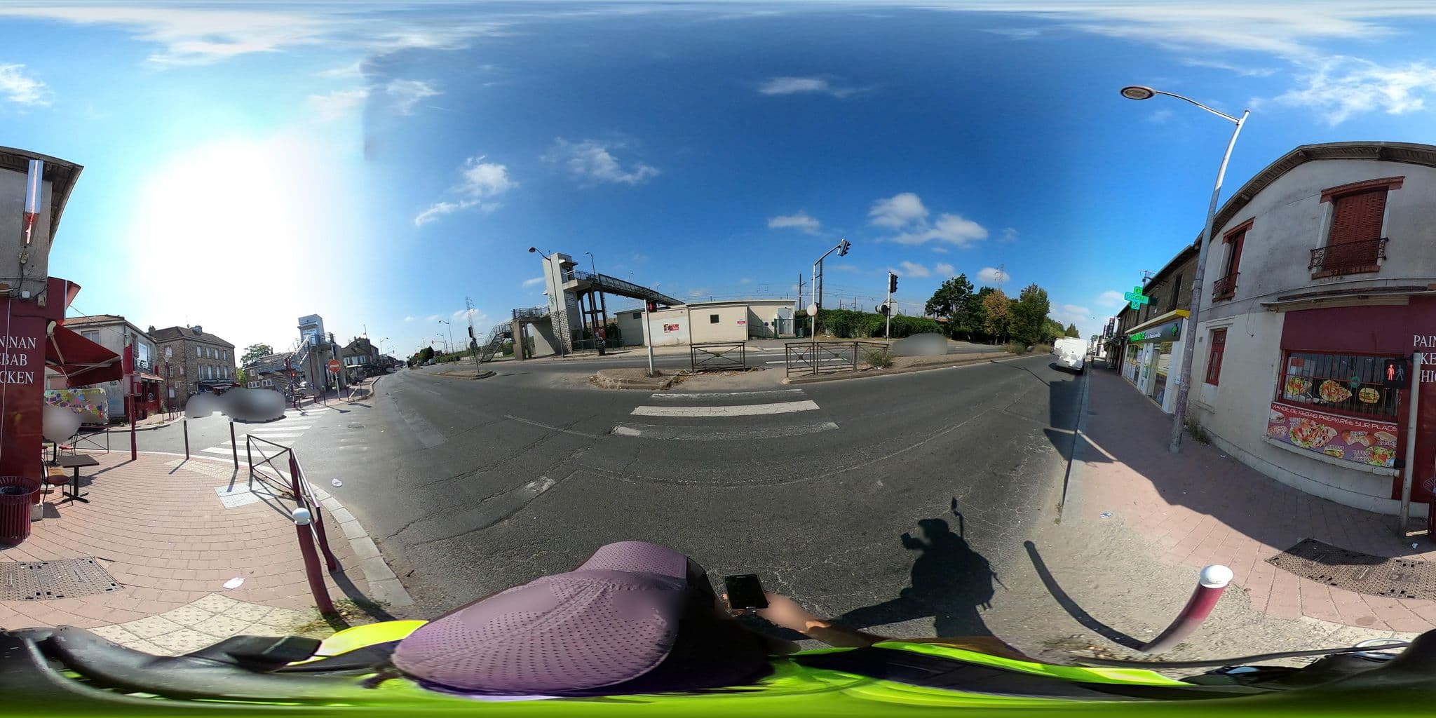 Street view near Rêv'Hôtel, Valenton — © cartocite (CC BY-SA · Mapillary)