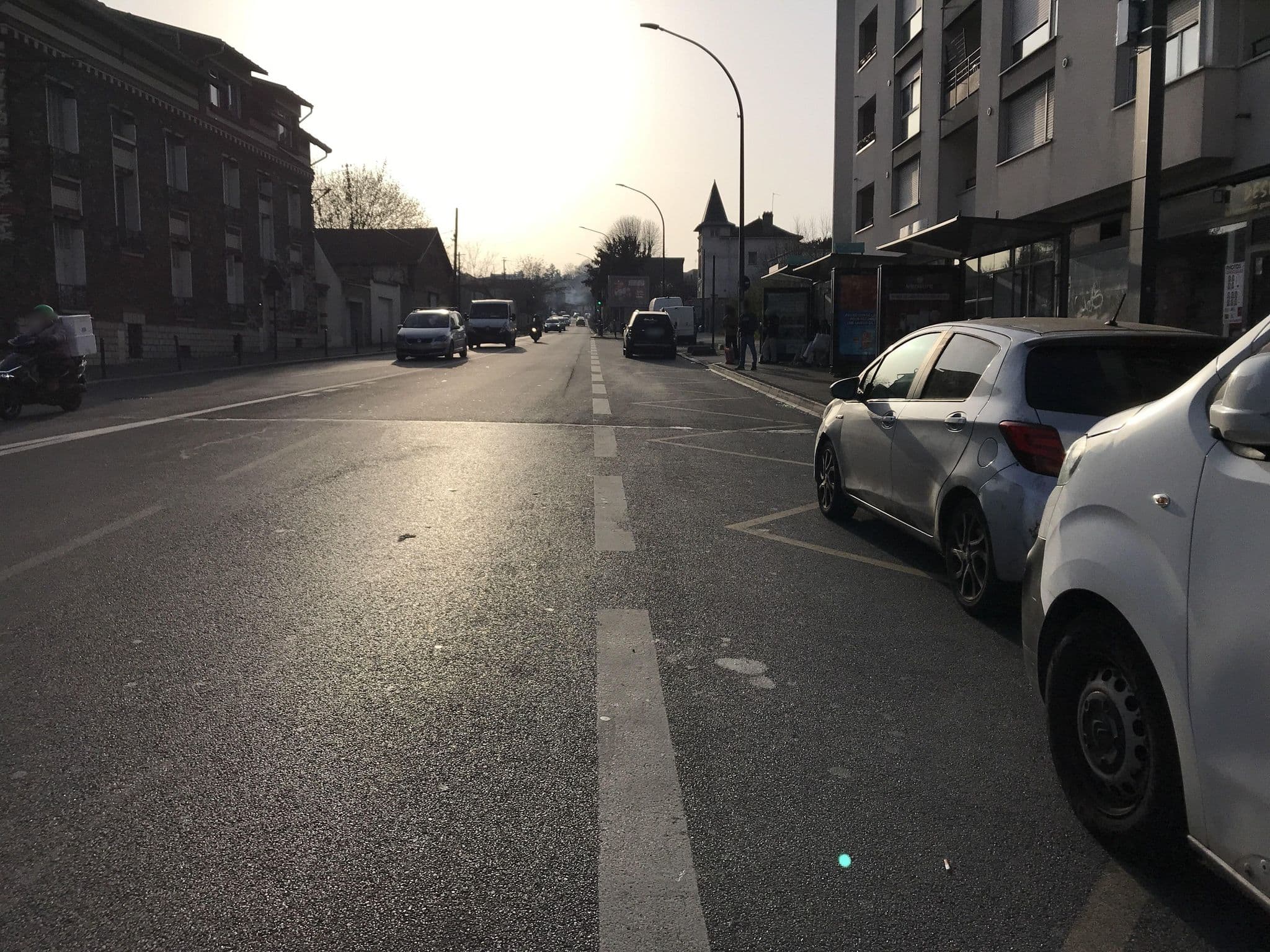 Street view near Villa Bellagio, Vitry-sur-Seine — © josmougn (CC BY-SA · Mapillary)