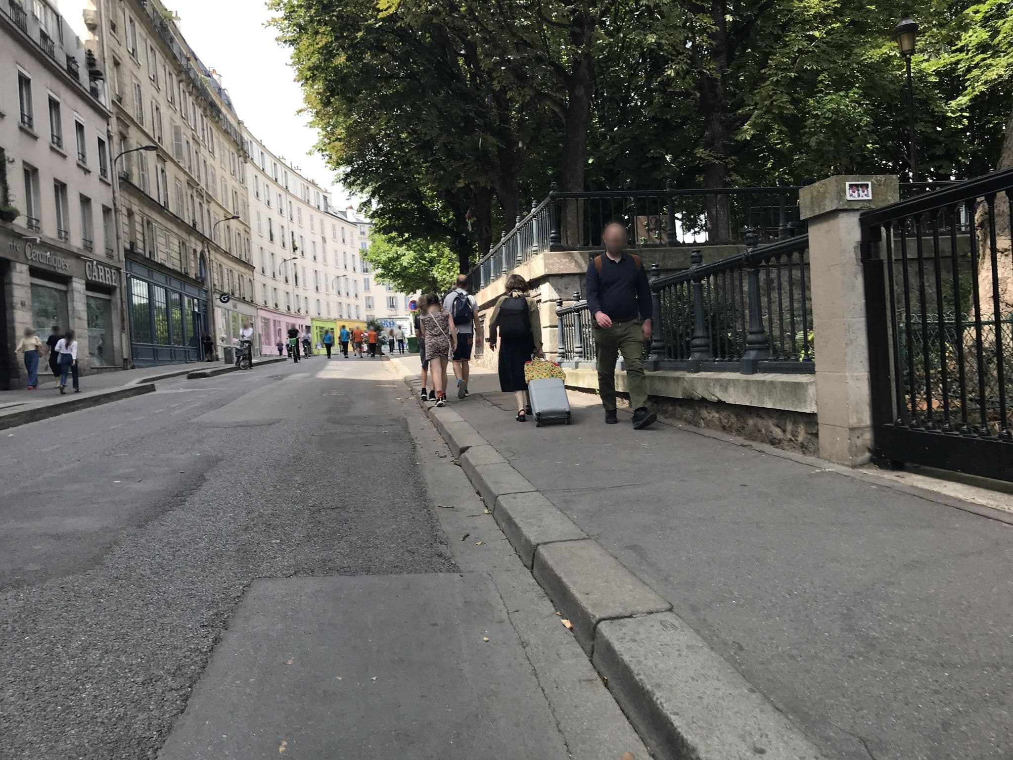 Street view near Bed & Breakfast de Valmy, Porte Saint-Martin — © miguel_andrade (CC BY-SA · Mapillary)