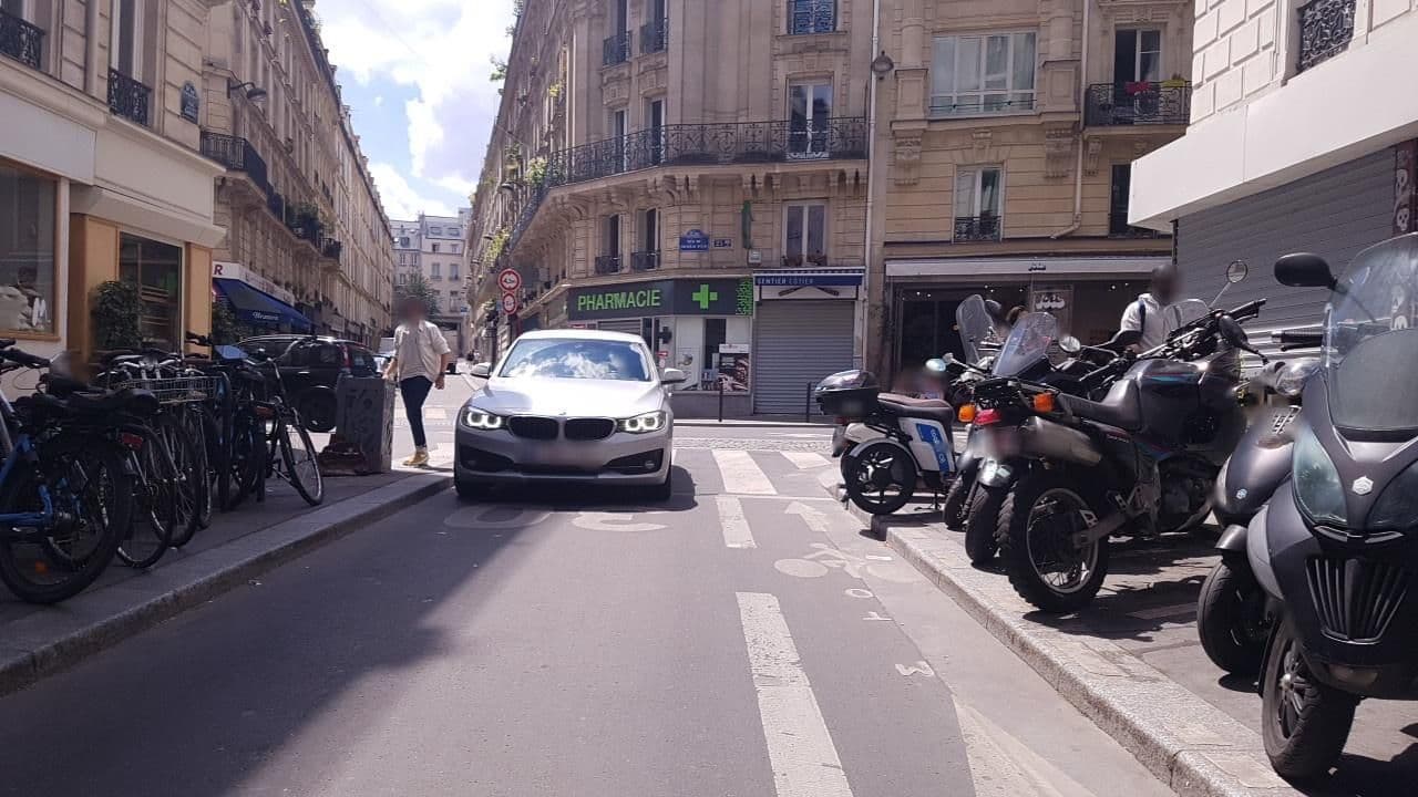Street view near Grand Hôtel Albouy, Porte Saint-Martin — © changchun1 (CC BY-SA · Mapillary)