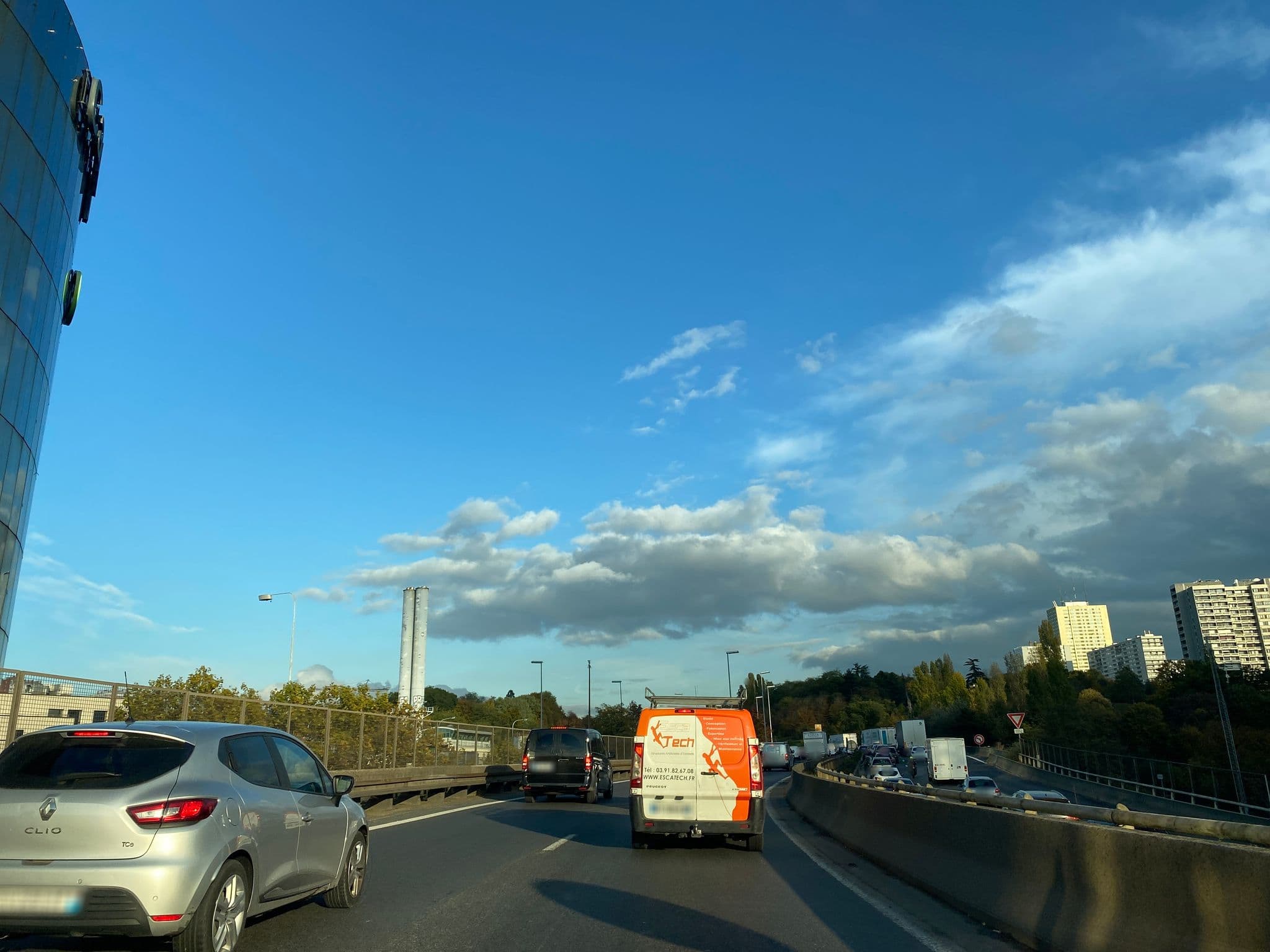 Street view near Cambre 127, Bagnolet — © fpm (CC BY-SA · Mapillary)