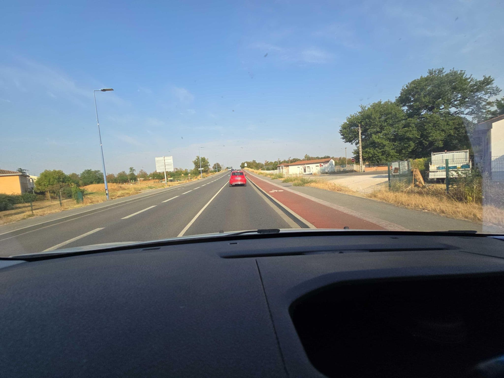 Street view near Centre de Loisirs Albanjoue, Saint-Alban — © Tlse-vins31 (CC BY-SA · Mapillary)