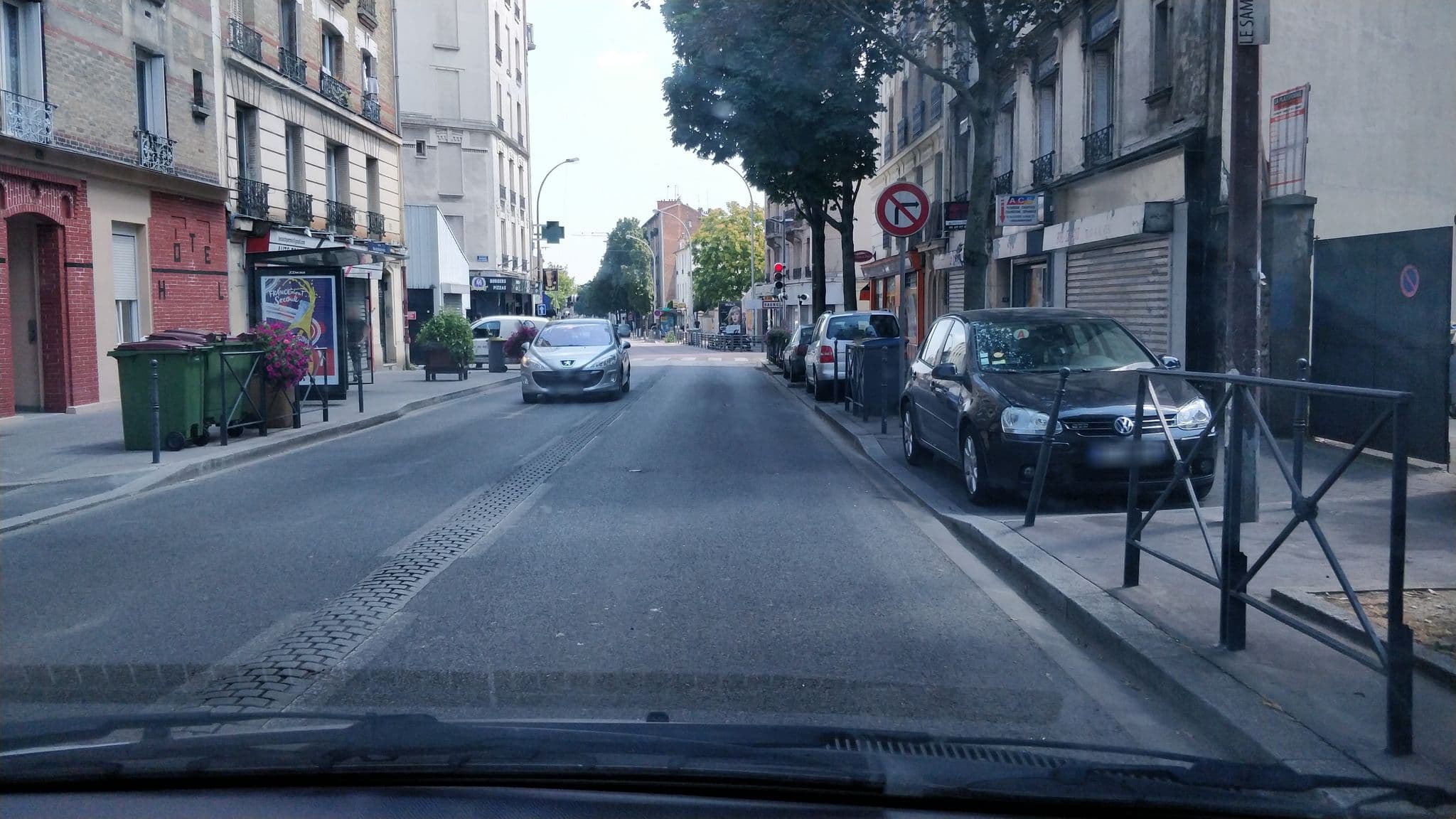 Street view near Le Mediterranee, Les Lilas — © svr123456789 (CC BY-SA · Mapillary)