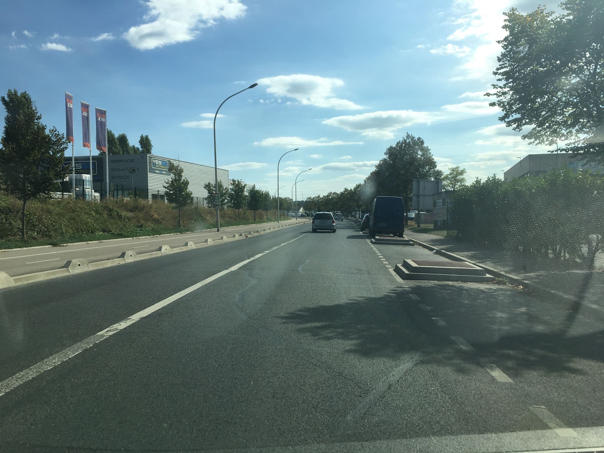 Street view near Hôtel Balladin, Valenton — © cquest (CC BY-SA · Mapillary)