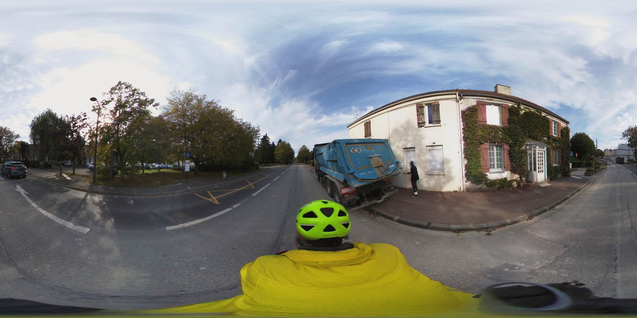 Street view near Comfort Hôtel Emerainville, Émerainville — © cartocite (CC BY-SA · Mapillary)