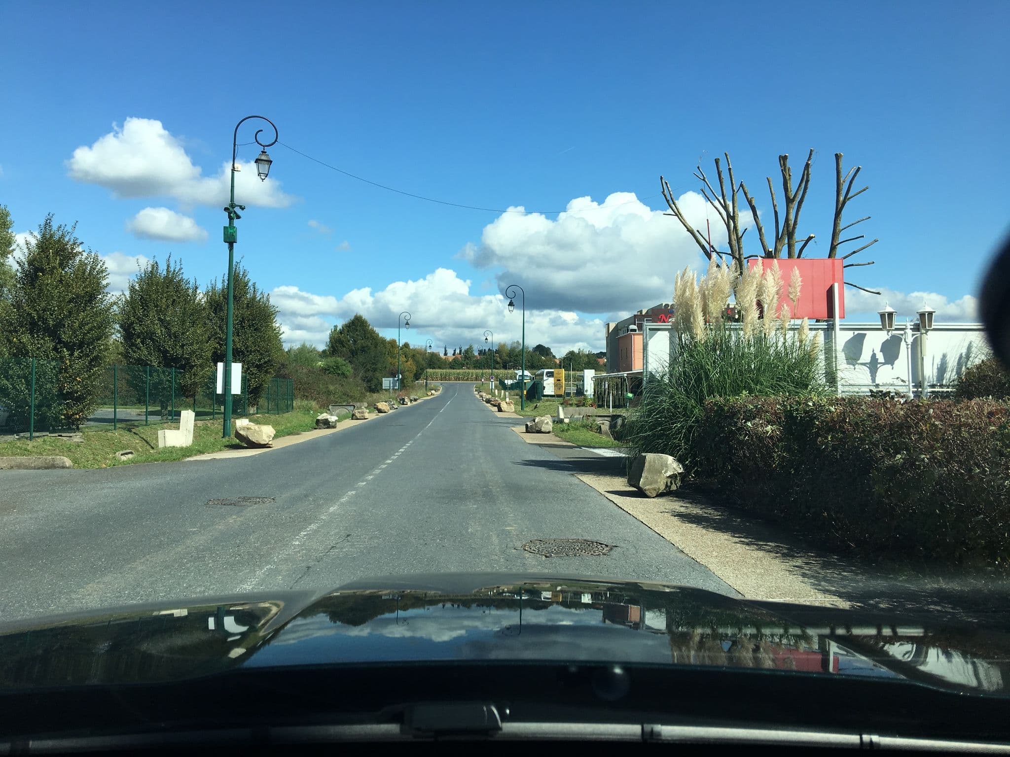 Street view near Akena City Saint Witz, Survilliers — © kgvx (CC BY-SA · Mapillary)