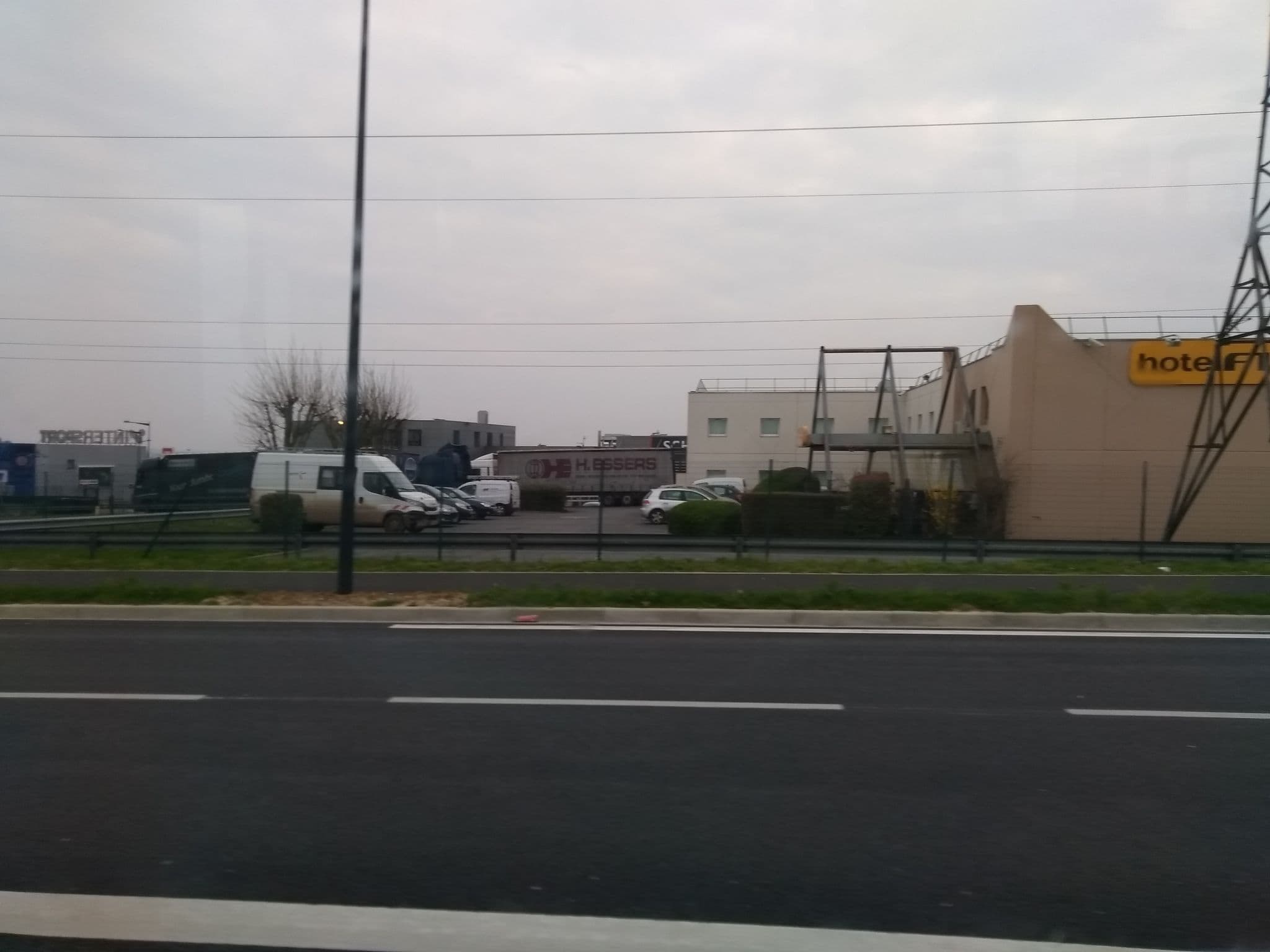 Street view near Formule1, Jaux — © polyglot (CC BY-SA · Mapillary)