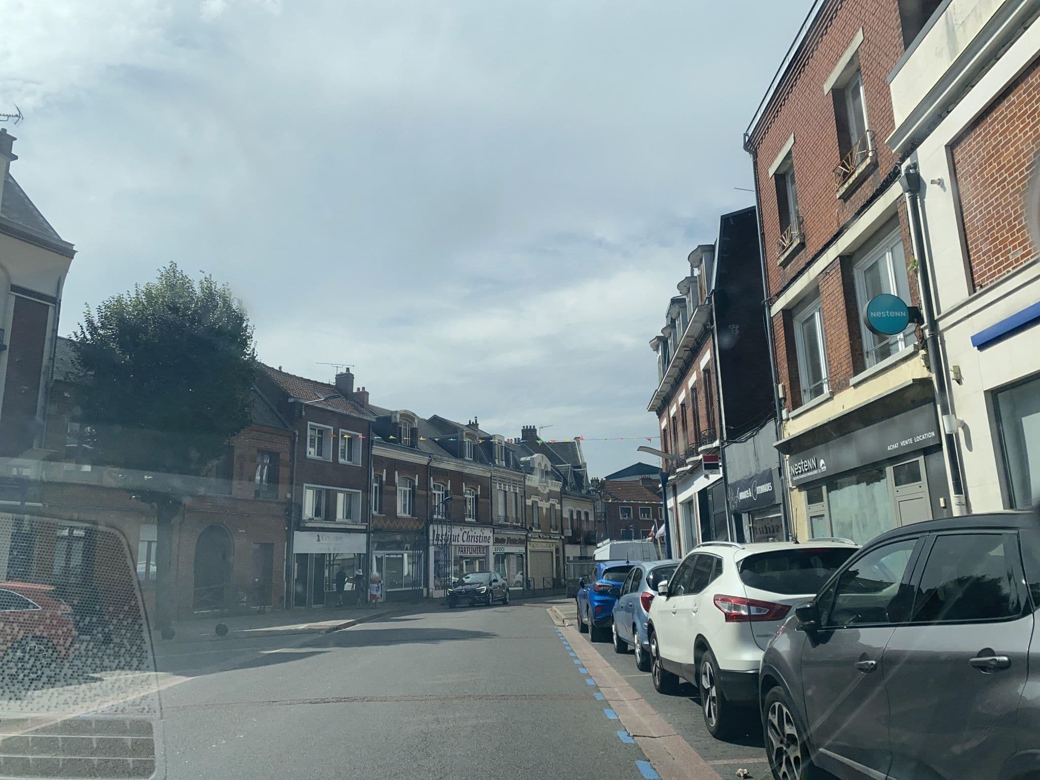 Street view near De La Basilique, Albert — © solaur (CC BY-SA · Mapillary)