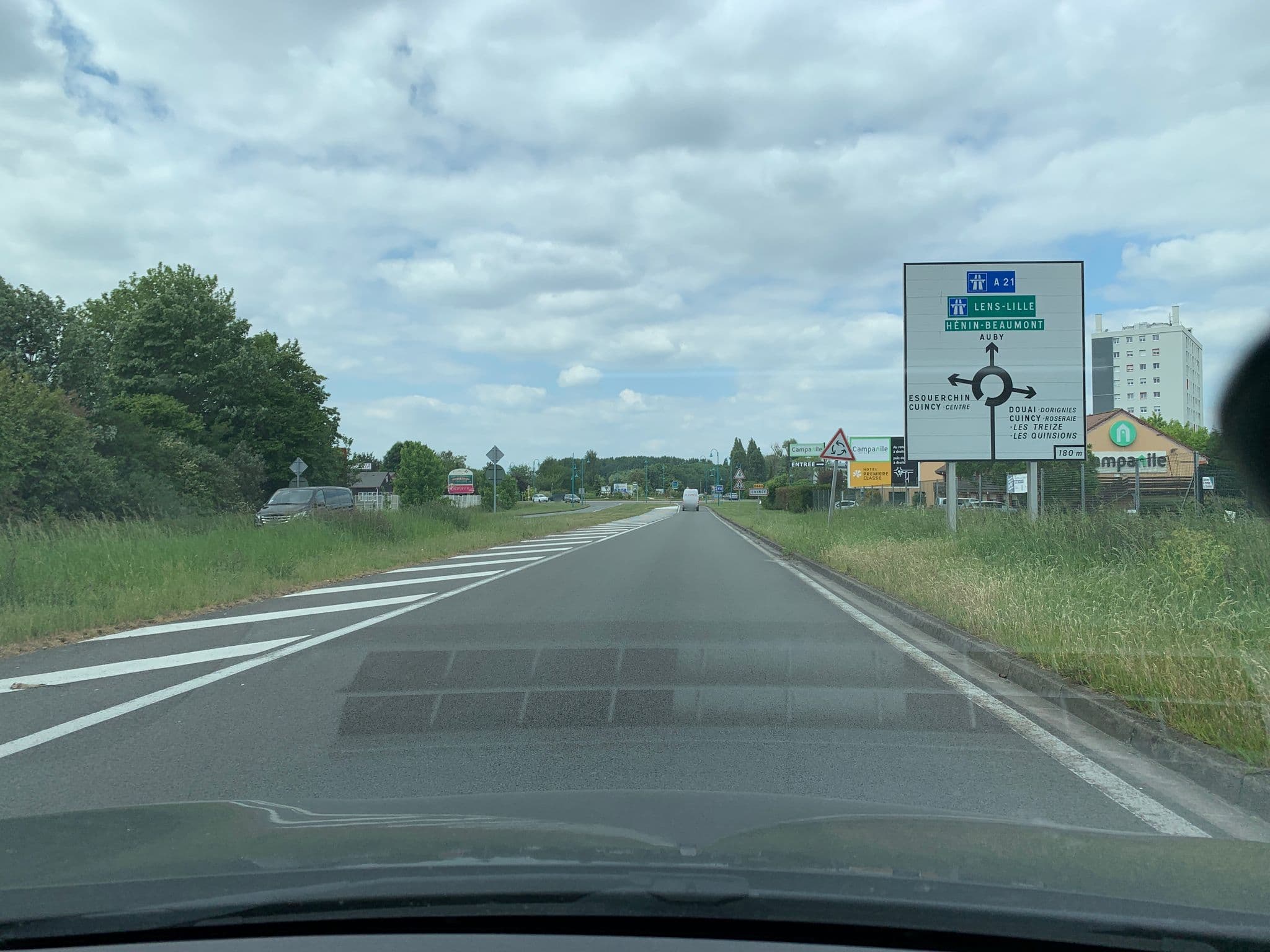 Street view near CAMPANILE LILLE SUD - Douai Cuincy, Cuincy — © widowild (CC BY-SA · Mapillary)