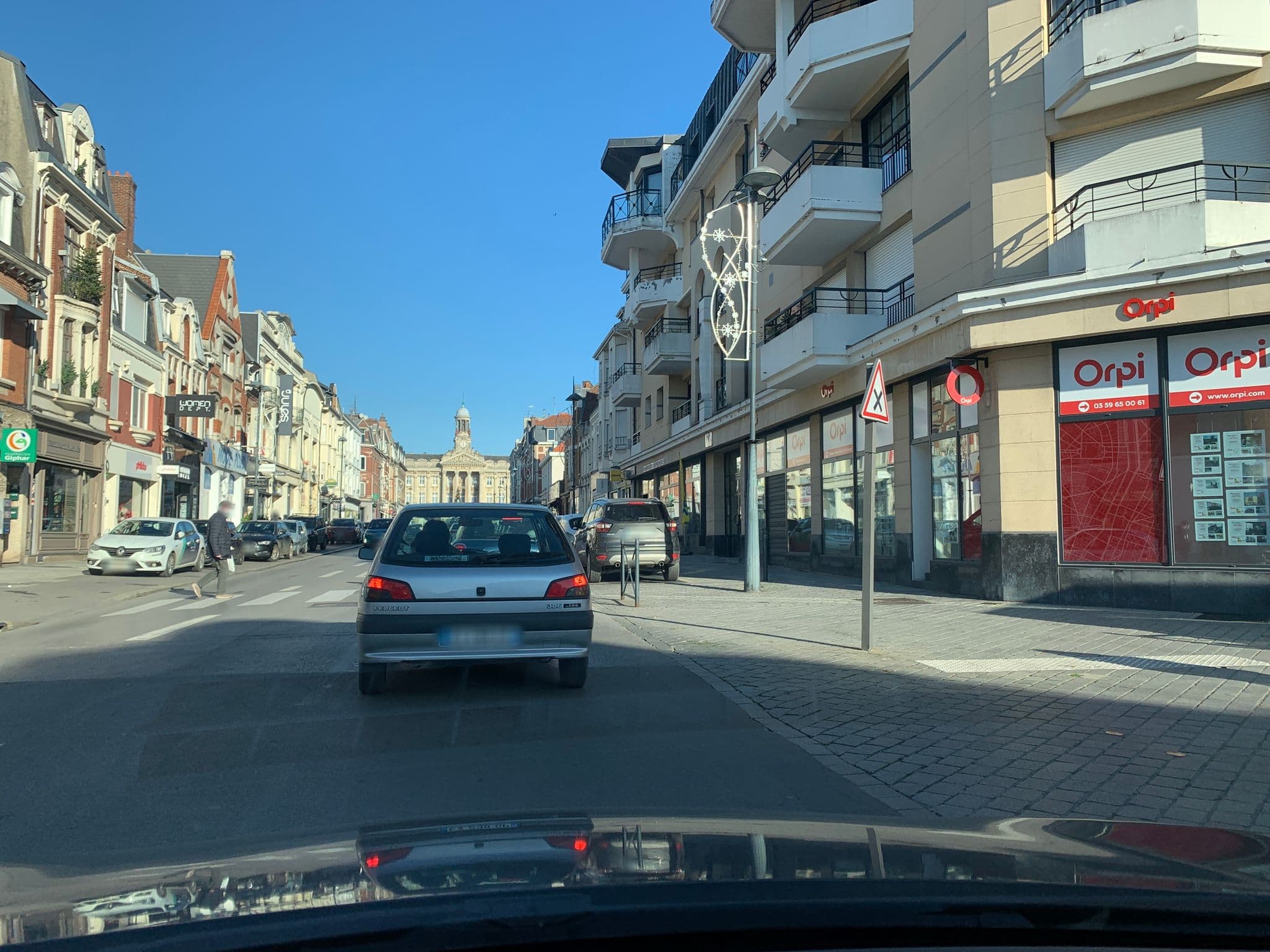 Street view near Foyer le Home Blanc, Cambrai — © widowild (CC BY-SA · Mapillary)