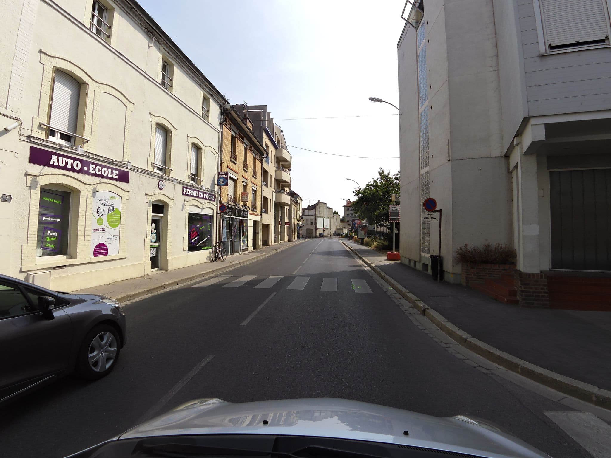 Street view near Adoma, Épernay — © zors1843 (CC BY-SA · Mapillary)