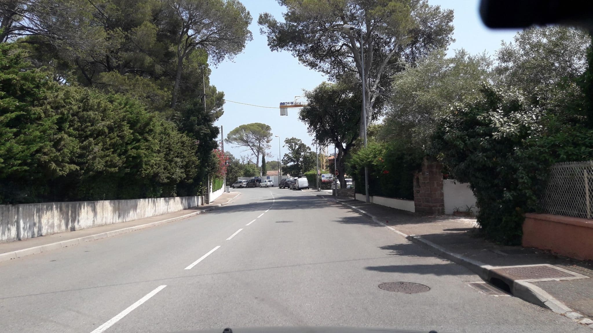 Street view near Hôtel Excelsior, Saint-Raphaël — © eric_s (CC BY-SA · Mapillary)