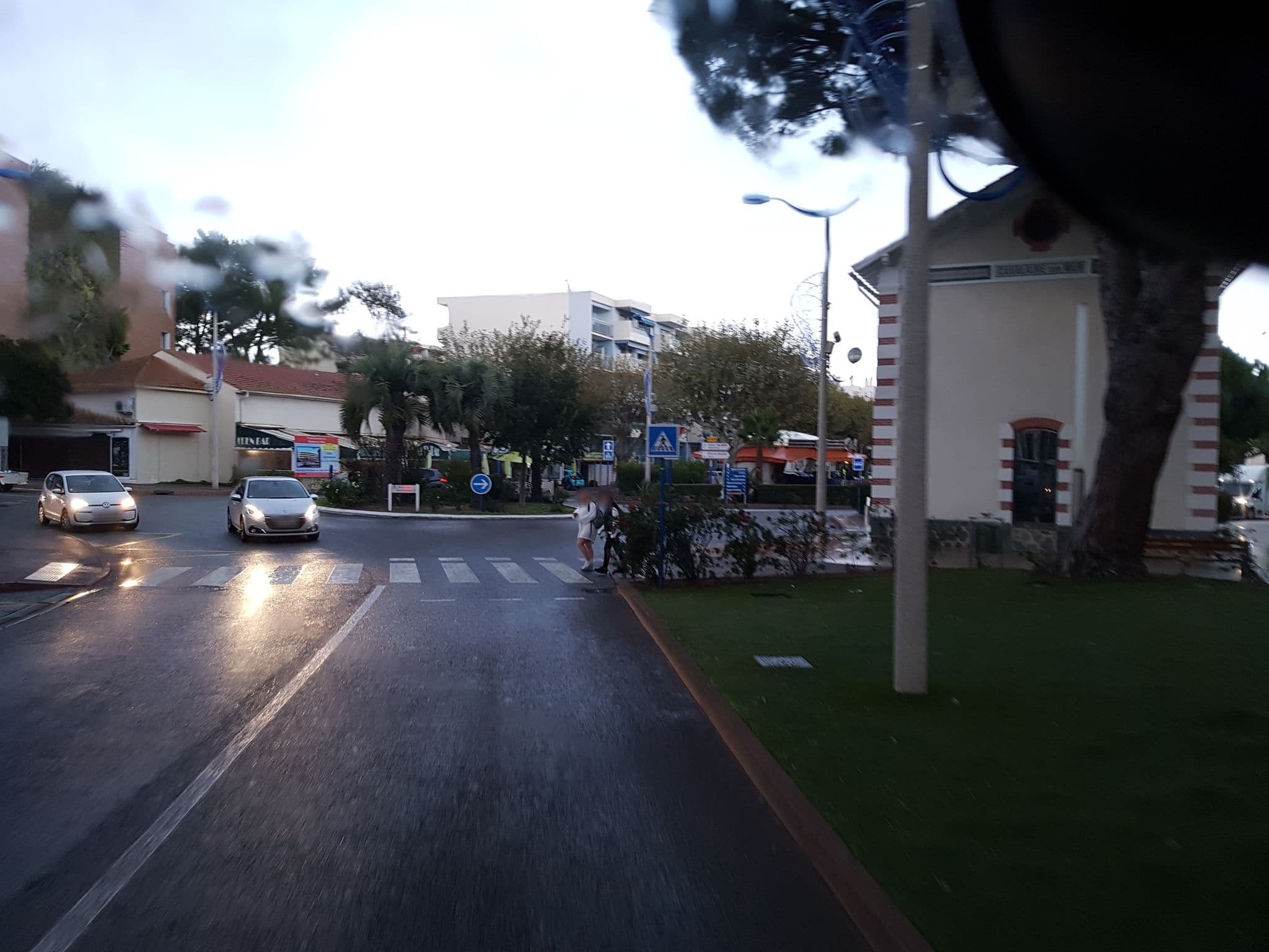 Street view near Résidence Maeva Les Agaves, Cavalaire-sur-Mer — © bernardvoyageur (CC BY-SA · Mapillary)