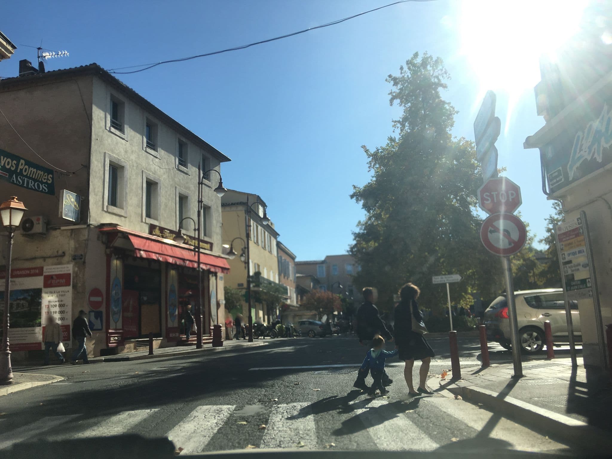 Street view near Hôtel Restaurant la Fontaine, Vidauban — © phjarry (CC BY-SA · Mapillary)
