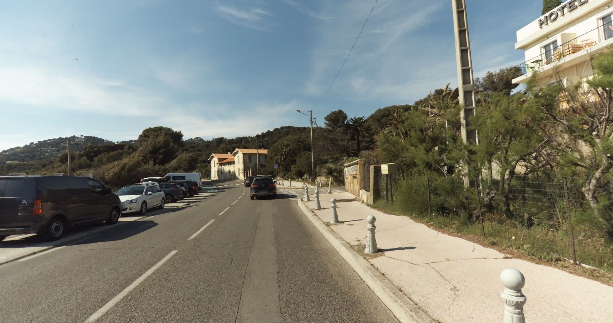 Street view near Hôtel Port Hélène, Carqueiranne — © sogefi (CC BY-SA · Mapillary)