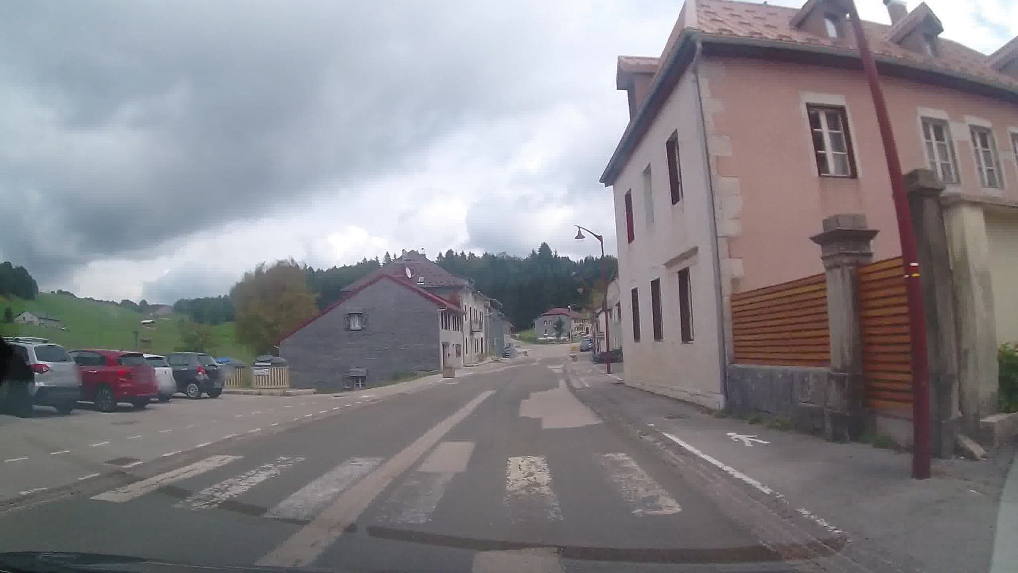 Street view near Hôtel de la Haute Montagne, Gex — © trigpoint (CC BY-SA · Mapillary)