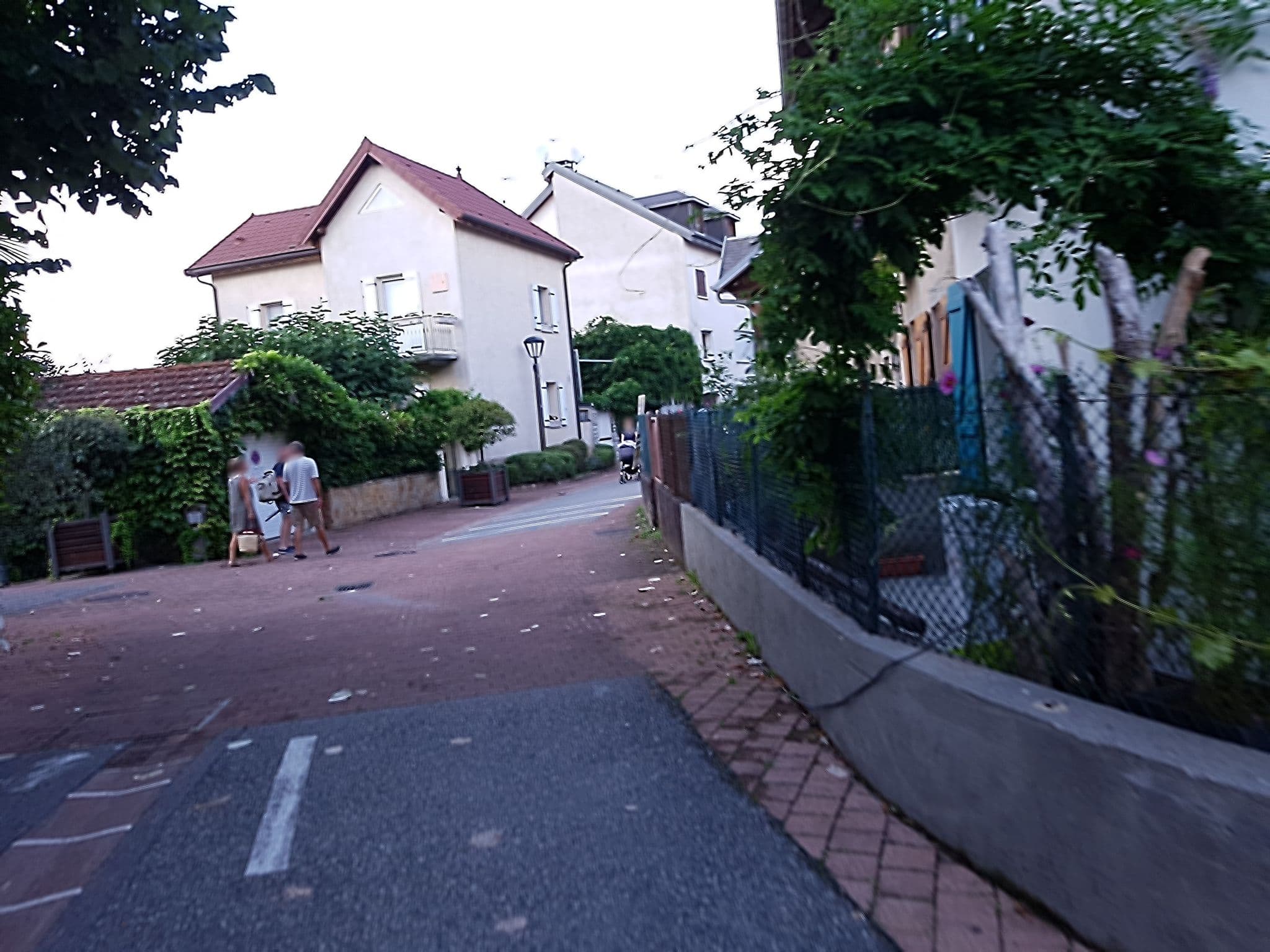 Street view near Week-End Hôtel, Viviers-du-Lac — © dalf (CC BY-SA · Mapillary)