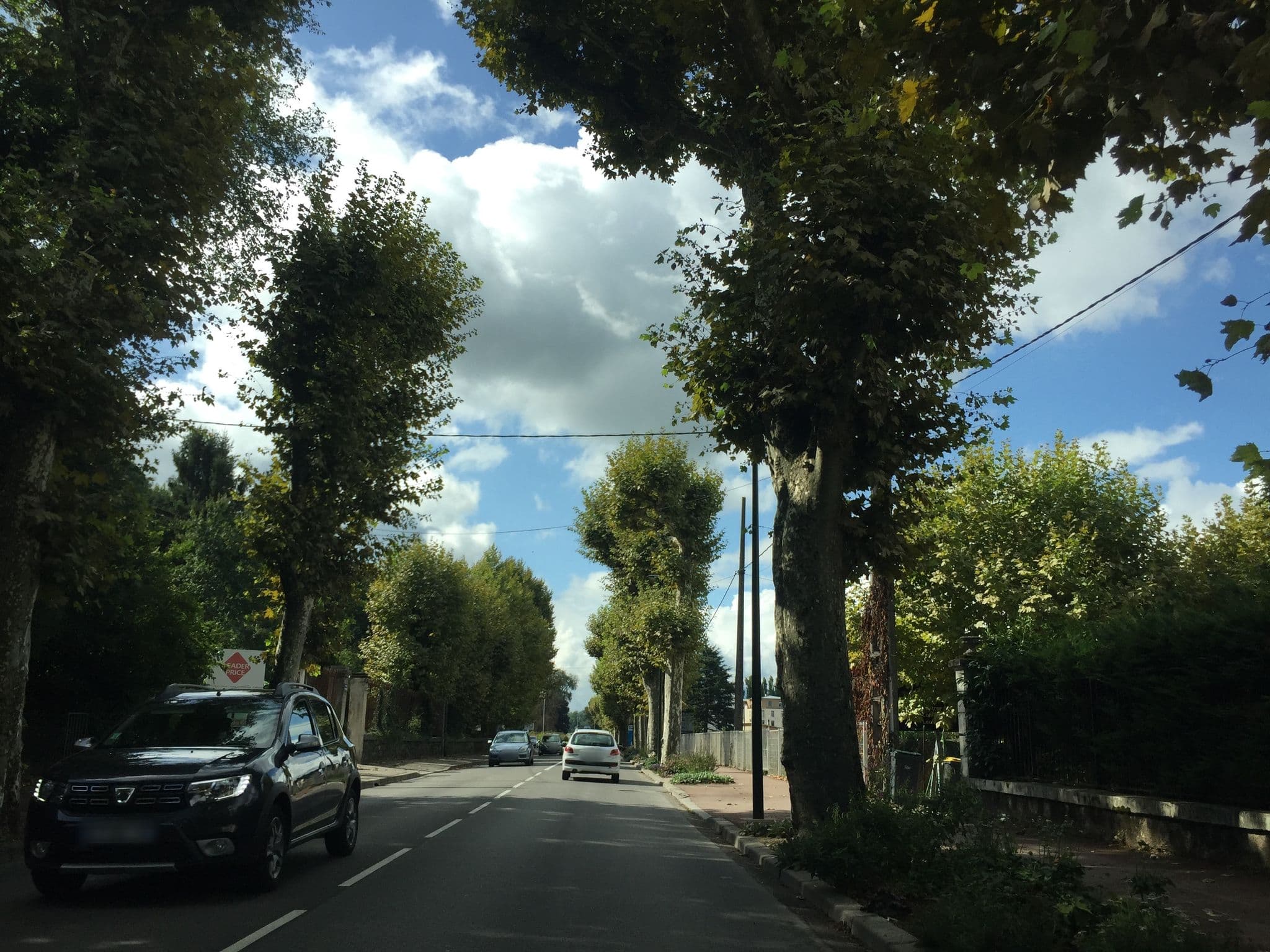 Street view near Mercure Ariana, Tresserve — © thepriben (CC BY-SA · Mapillary)