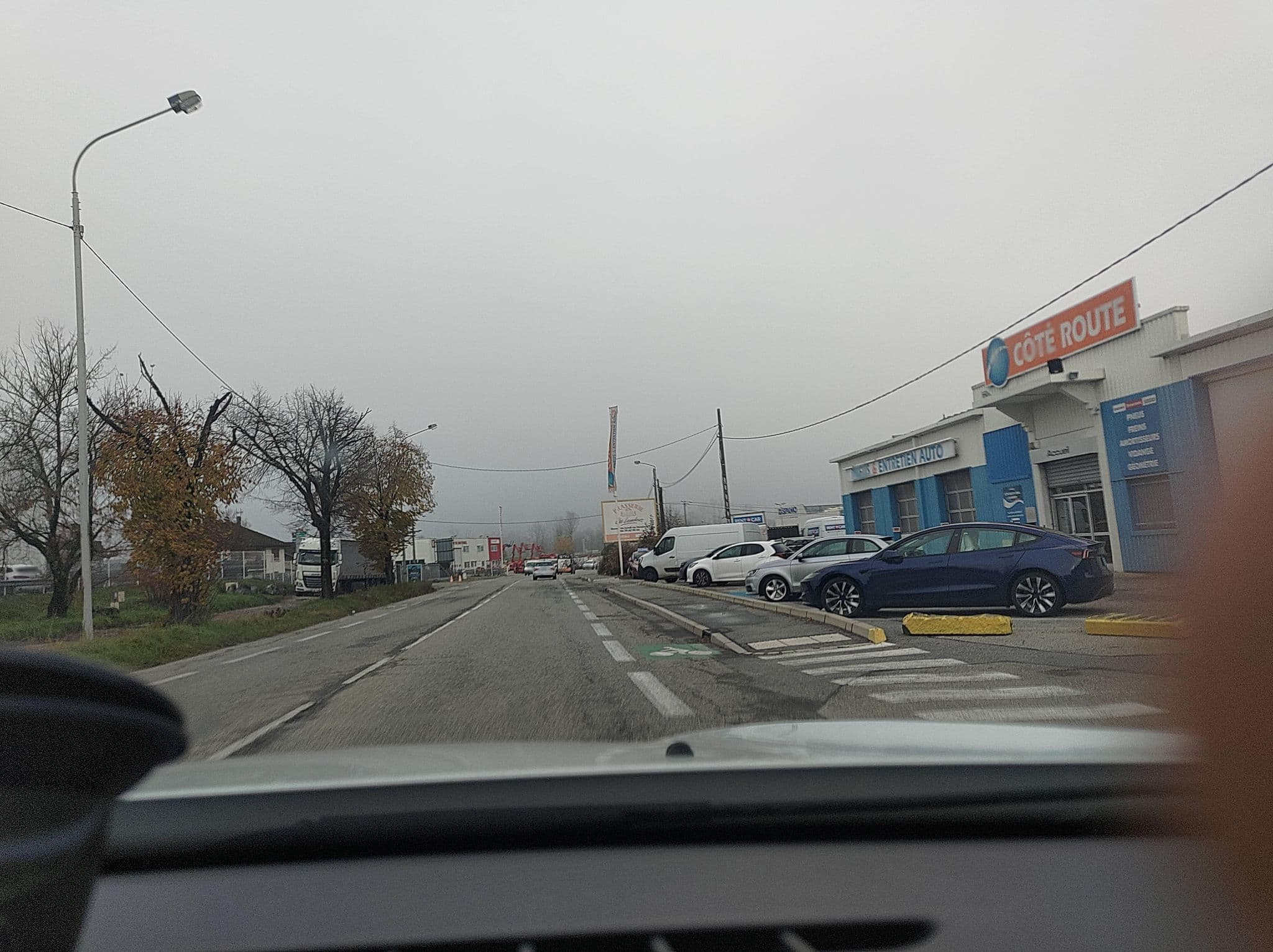 Street view near Hôtel Balladins Chambery Confort, La Motte-Servolex — © MatthieuF4FNE (CC BY-SA · Mapillary)