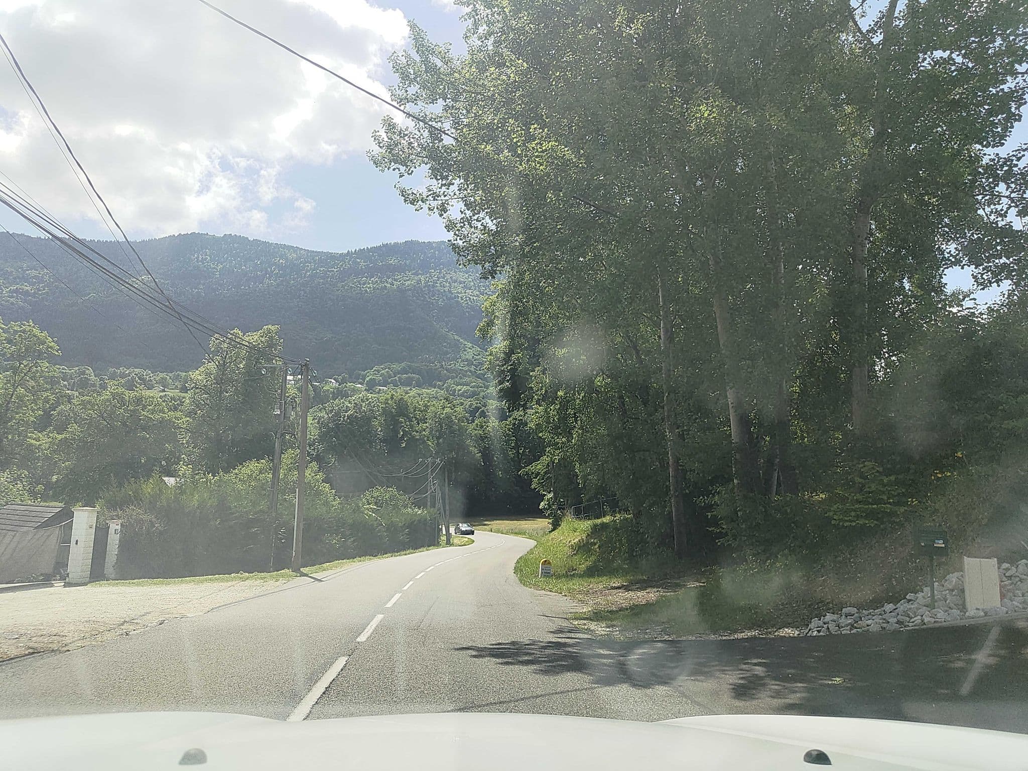 Street view near Hôtel Restaurant le Margeriaz, Grésy-sur-Aix — © MatthieuF4FNE (CC BY-SA · Mapillary)