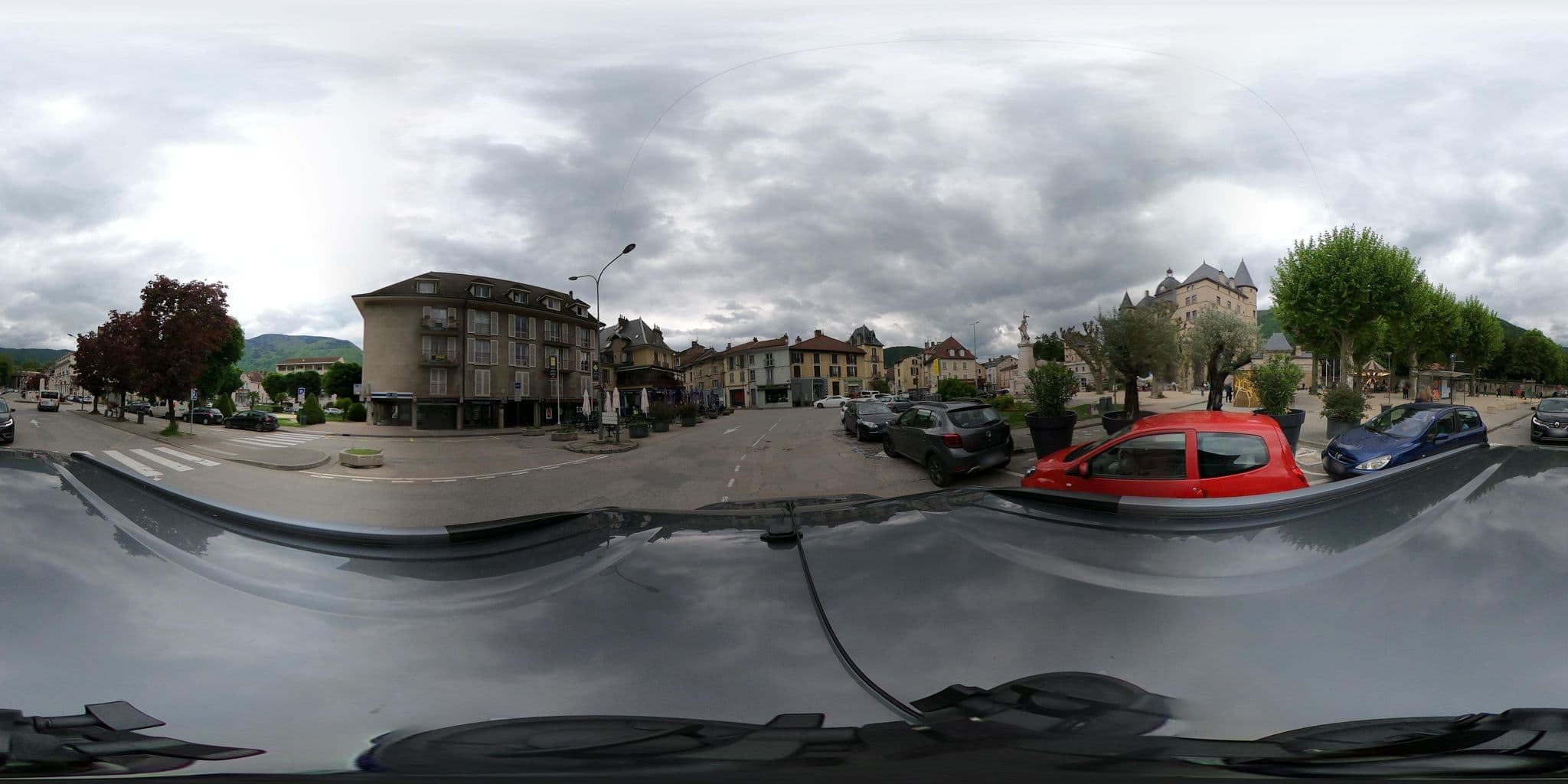 Street view near Hôtel Du Château, Vizille — © eric_s (CC BY-SA · Mapillary)