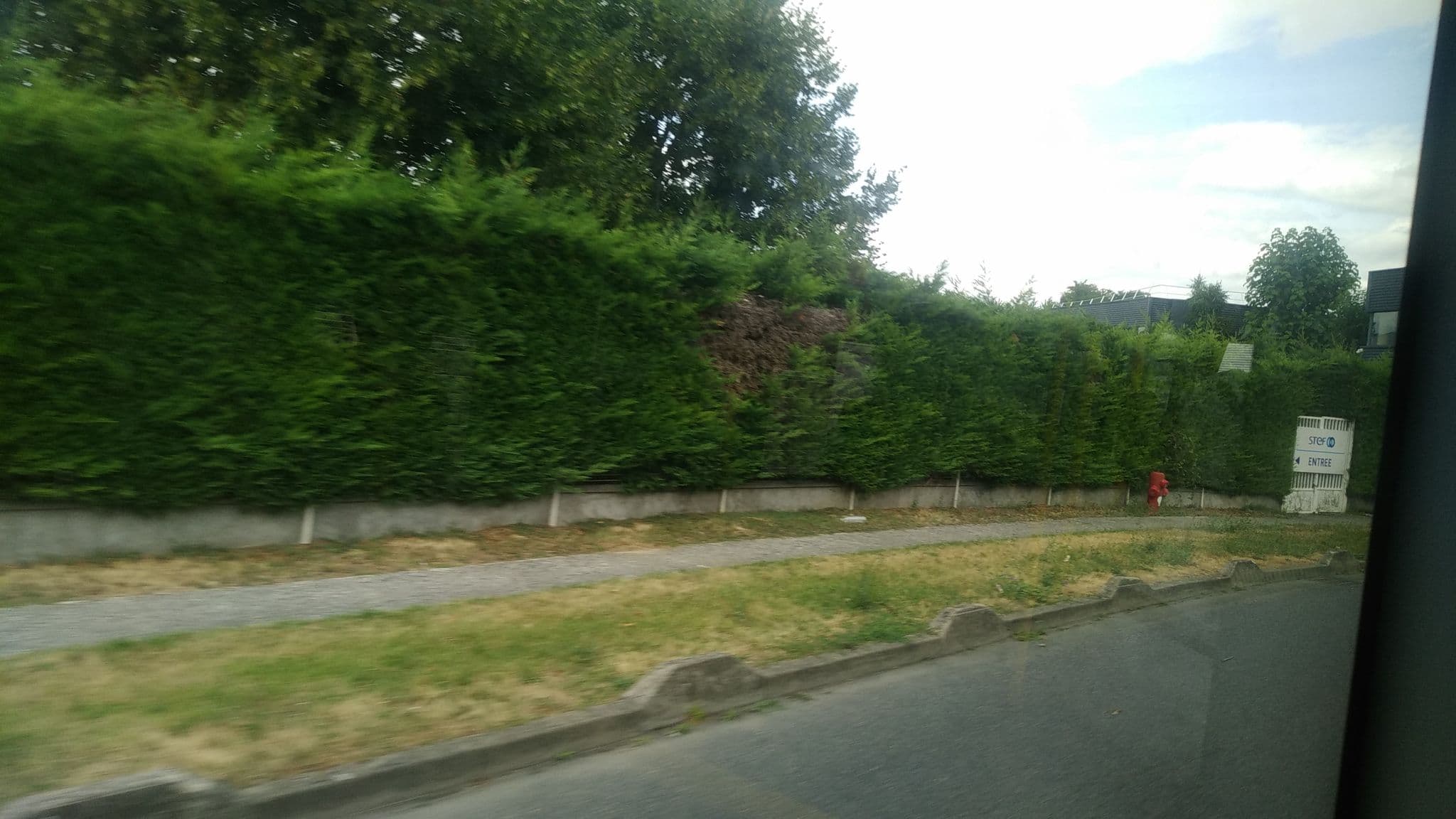 Street view near Balladins, Lieusaint — © aimeesama (CC BY-SA · Mapillary)