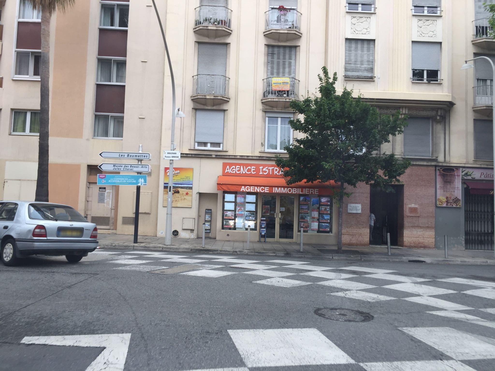 Street view near Les Pervenches, Rue de France — © zimmy (CC BY-SA · Mapillary)