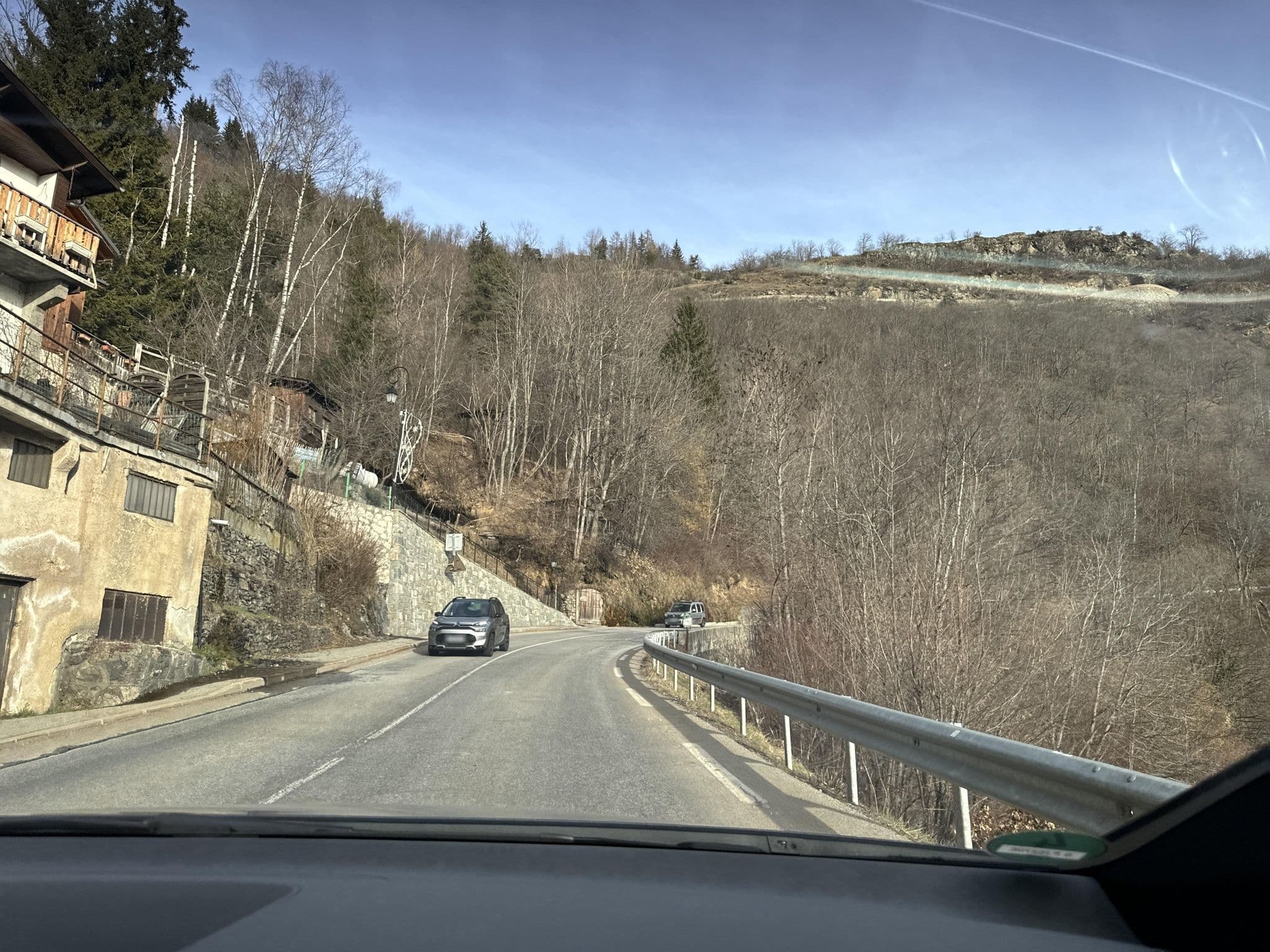 Street view near Chalet Ribot, Huez — © autobahn42 (CC BY-SA · Mapillary)