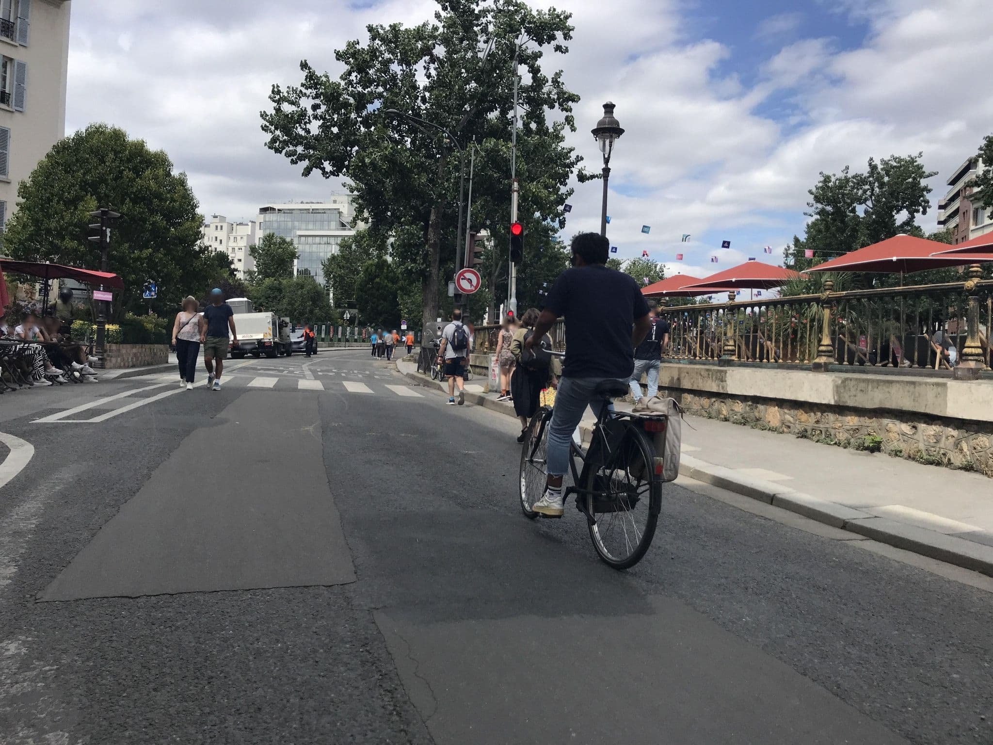 Street view near Hôtel Belta, Porte Saint-Martin — © miguel_andrade (CC BY-SA · Mapillary)