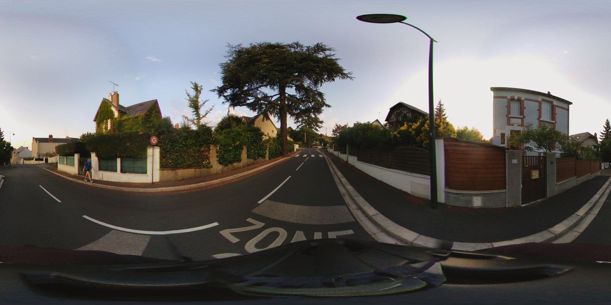 Street view near Le Clos de Loire, Saint-Cyr-sur-Loire — © monsieur_a (CC BY-SA · Mapillary)