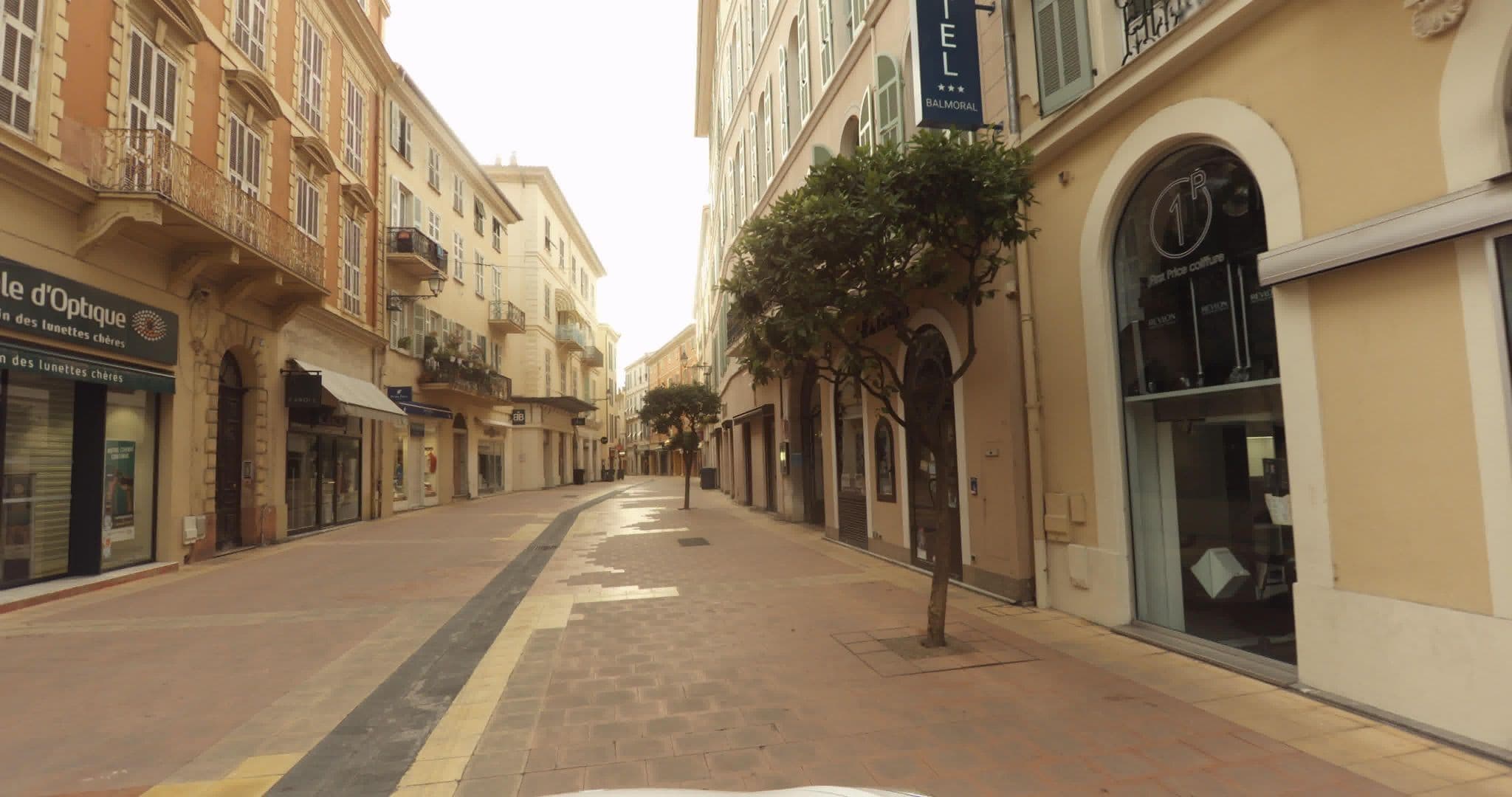 Street view near Le Balmoral, Menton — © sogefi (CC BY-SA · Mapillary)