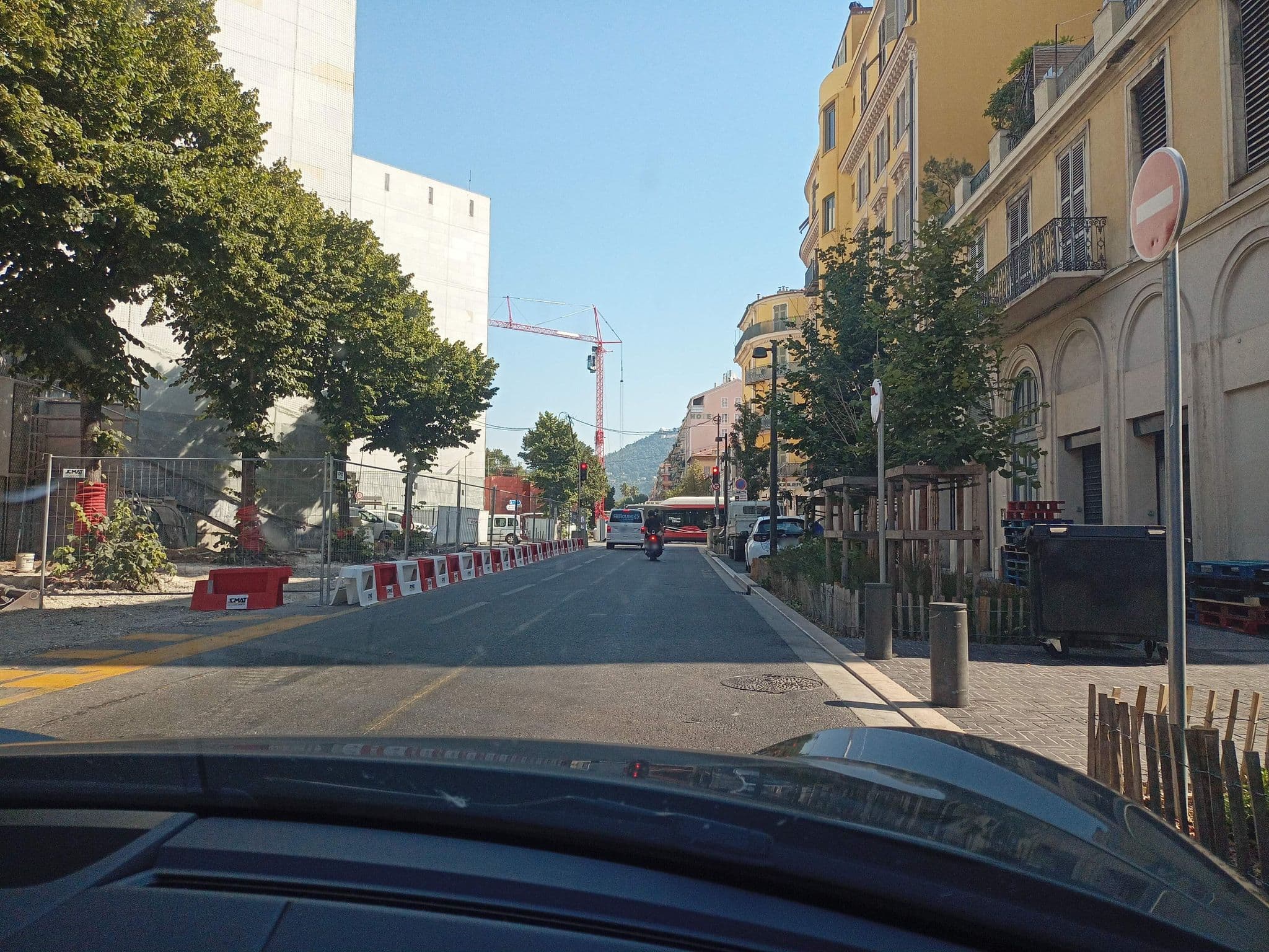 Street view near Garibaldi Bed and Breakfast, Vieille Ville — © xdTAGCLAN (CC BY-SA · Mapillary)
