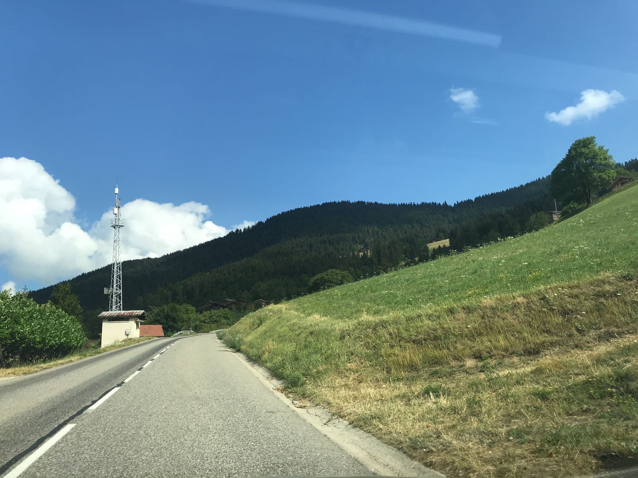Street view near Chalet le Paret, Thônes — © pgiraud (CC BY-SA · Mapillary)