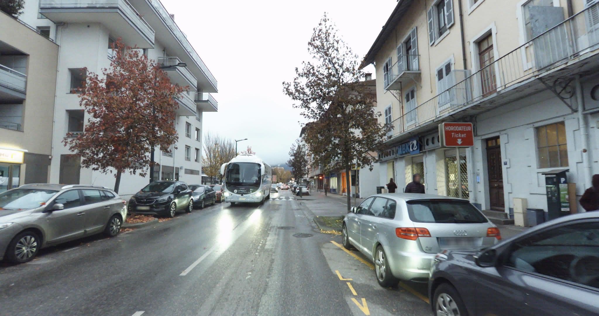 Street view near Hibiscus Apartments, Annecy — © sogefi (CC BY-SA · Mapillary)