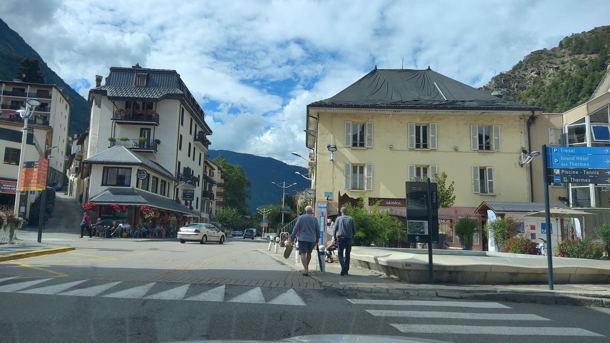 Street view near Maboulette, Les Allues — © MatthieuF4FNE (CC BY-SA · Mapillary)
