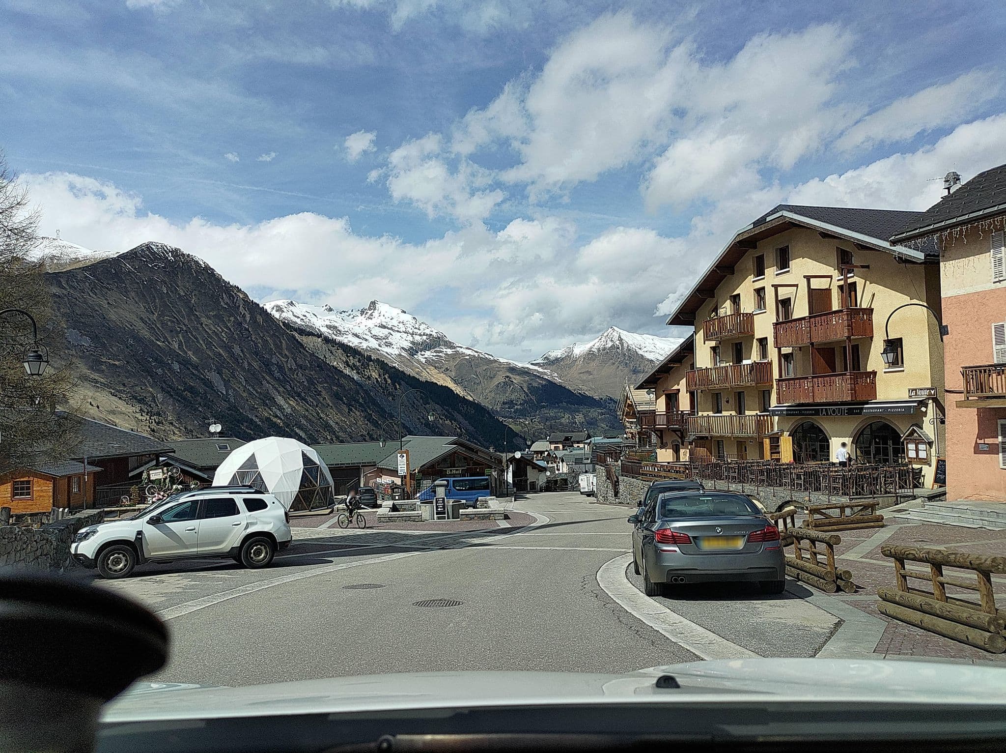 Street view near Chalets de Tradition Alpine, Saint-Martin-de-Belleville — © MatthieuF4FNE (CC BY-SA · Mapillary)
