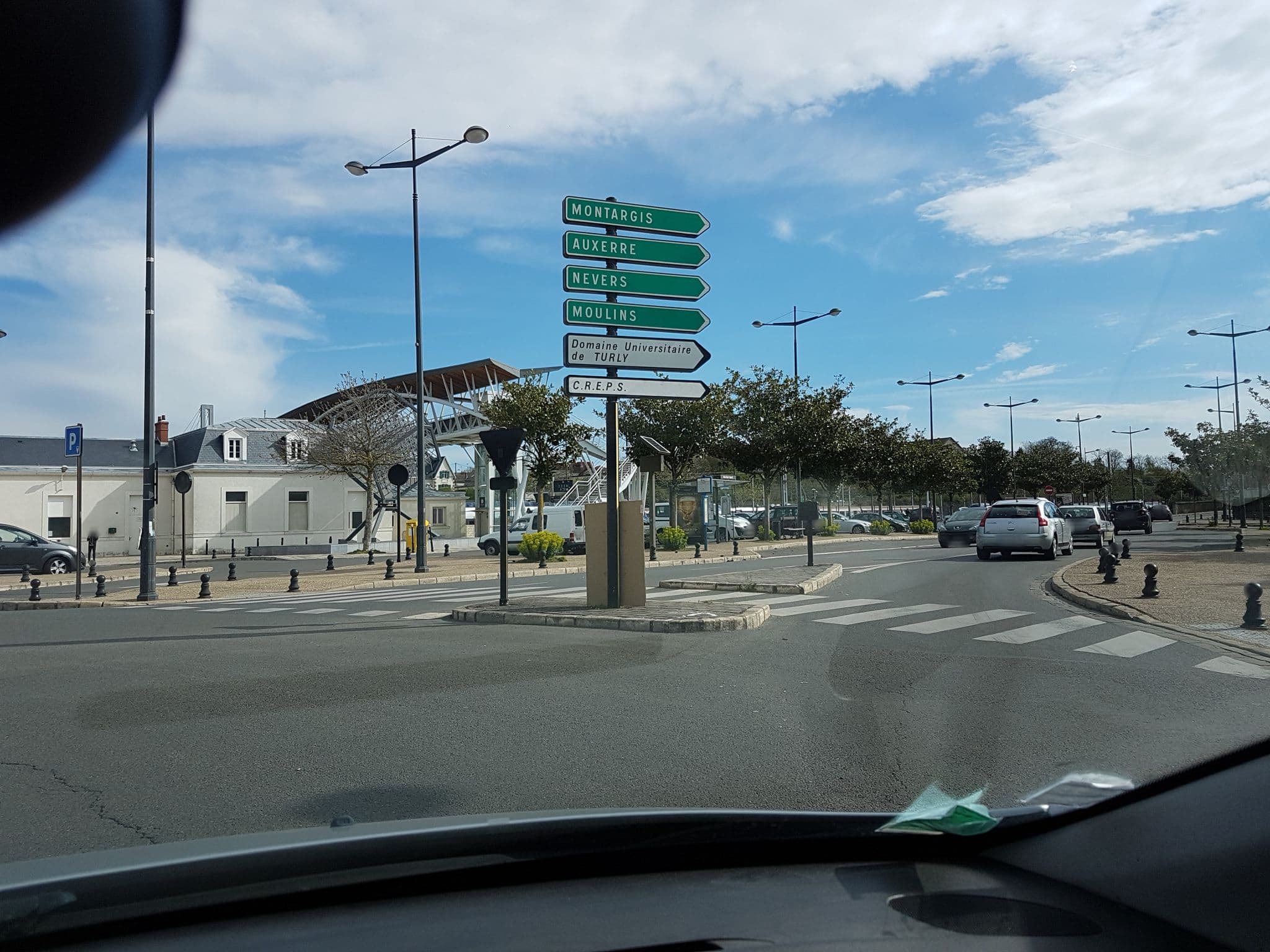 Street view near Le Cygne, Bourges — © mav (CC BY-SA · Mapillary)
