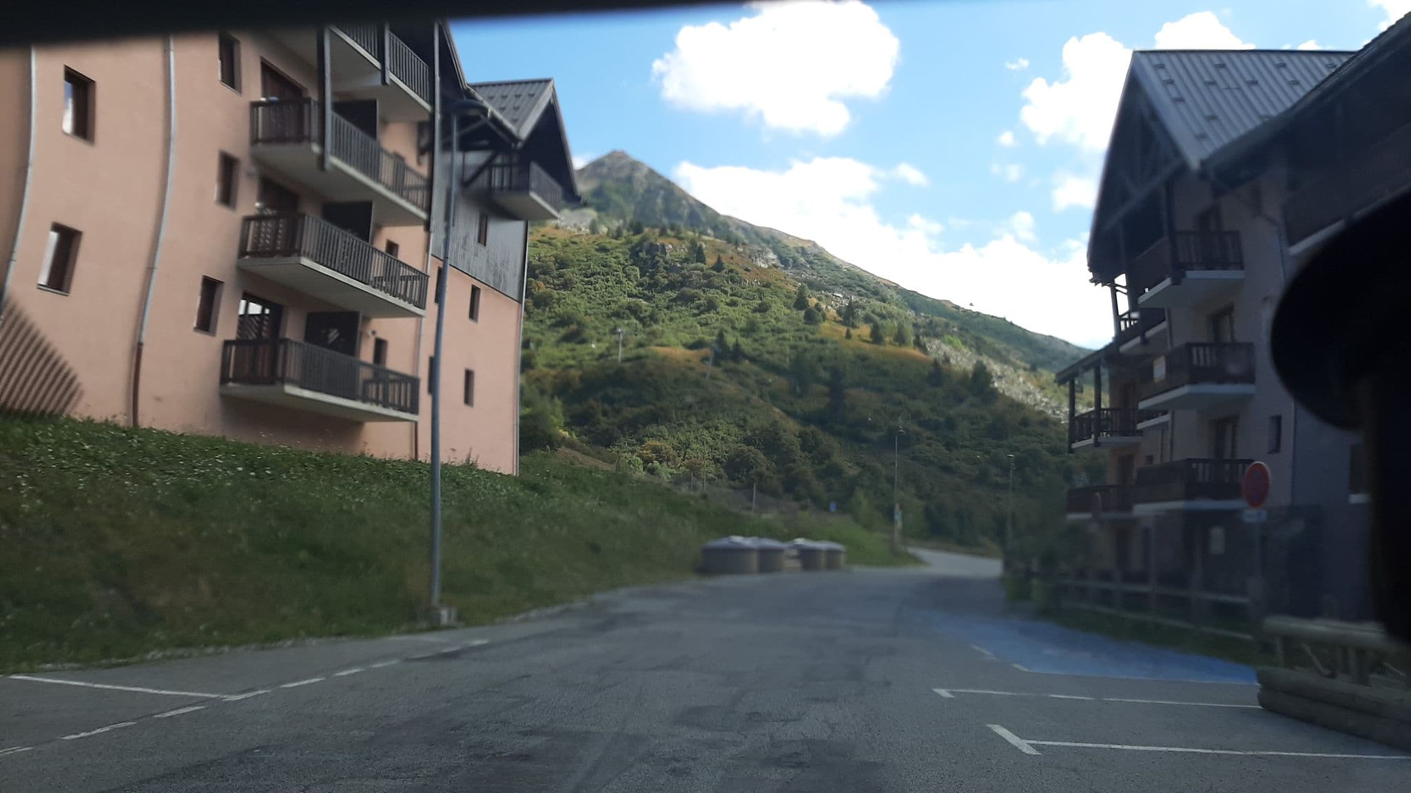 Street view near Odalys les Lumières de Neige I et II, Valloire — © alexmodesto73 (CC BY-SA · Mapillary)