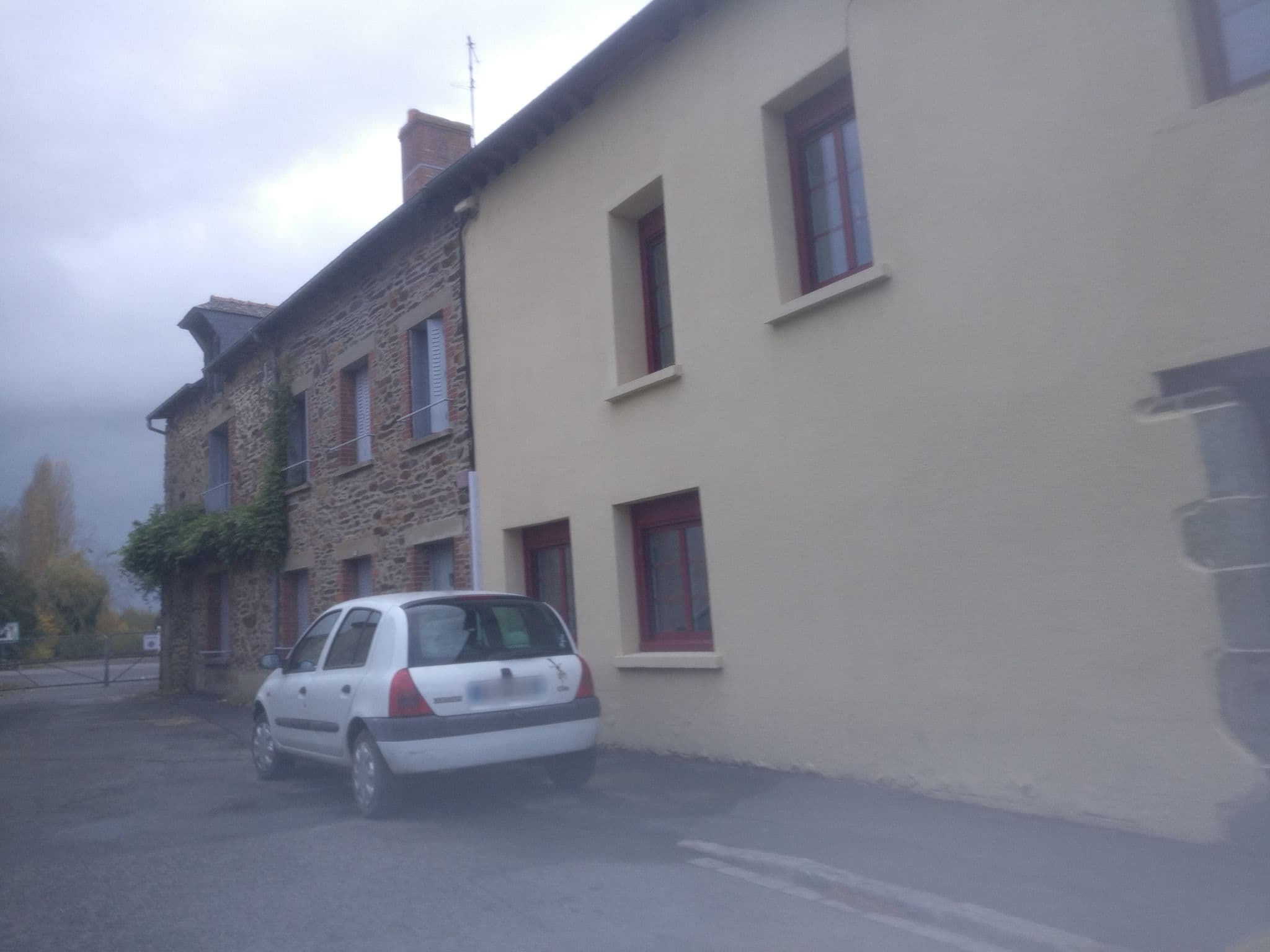 Street view near Le Grand Hôtel, Bruz — © mgageo (CC BY-SA · Mapillary)