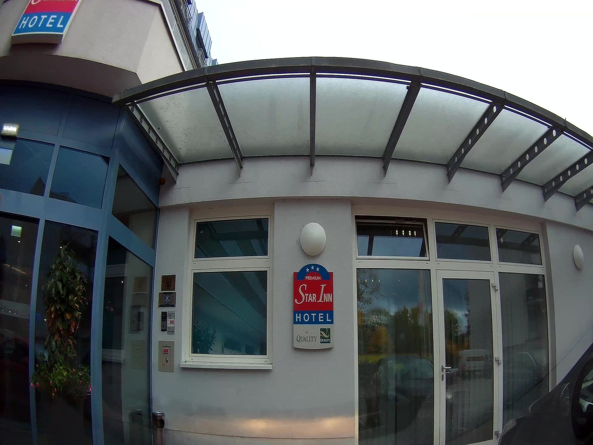 Street view near ibis Styles Graz Messe, Sankt Leonhard — © fuchserl (CC BY-SA · Mapillary)