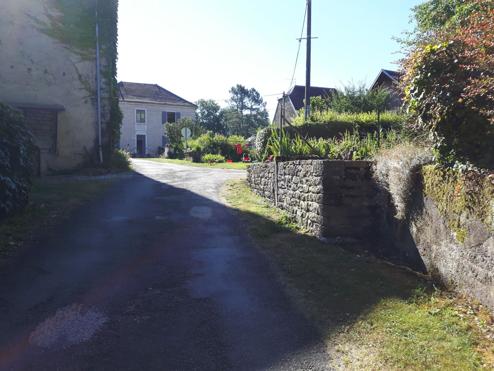 Street view near Au Camping De La Ferme, Mouchard — © wusel007 (CC BY-SA · Mapillary)