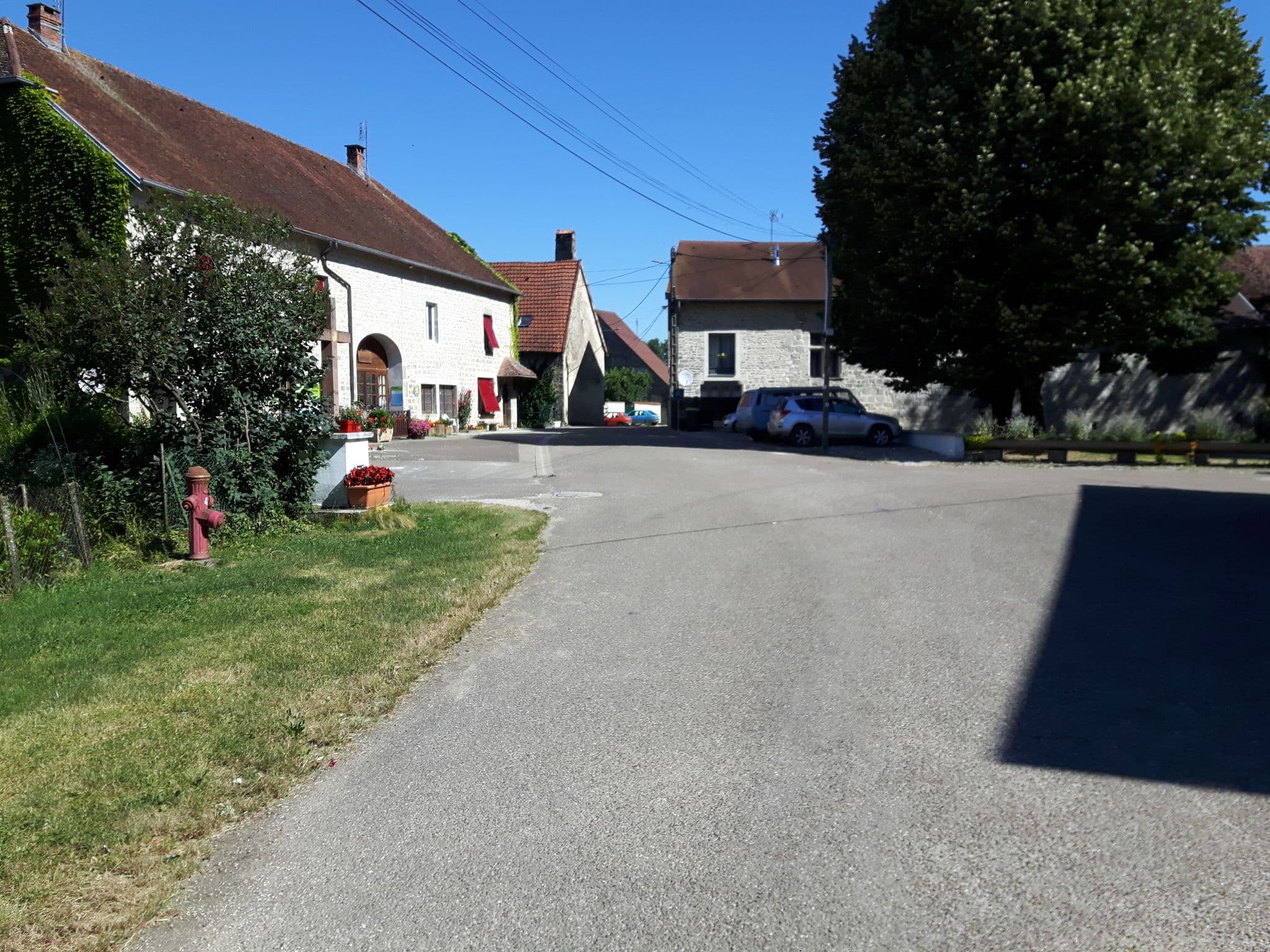 Street view near Chez Claudine, Mouchard — © wusel007 (CC BY-SA · Mapillary)