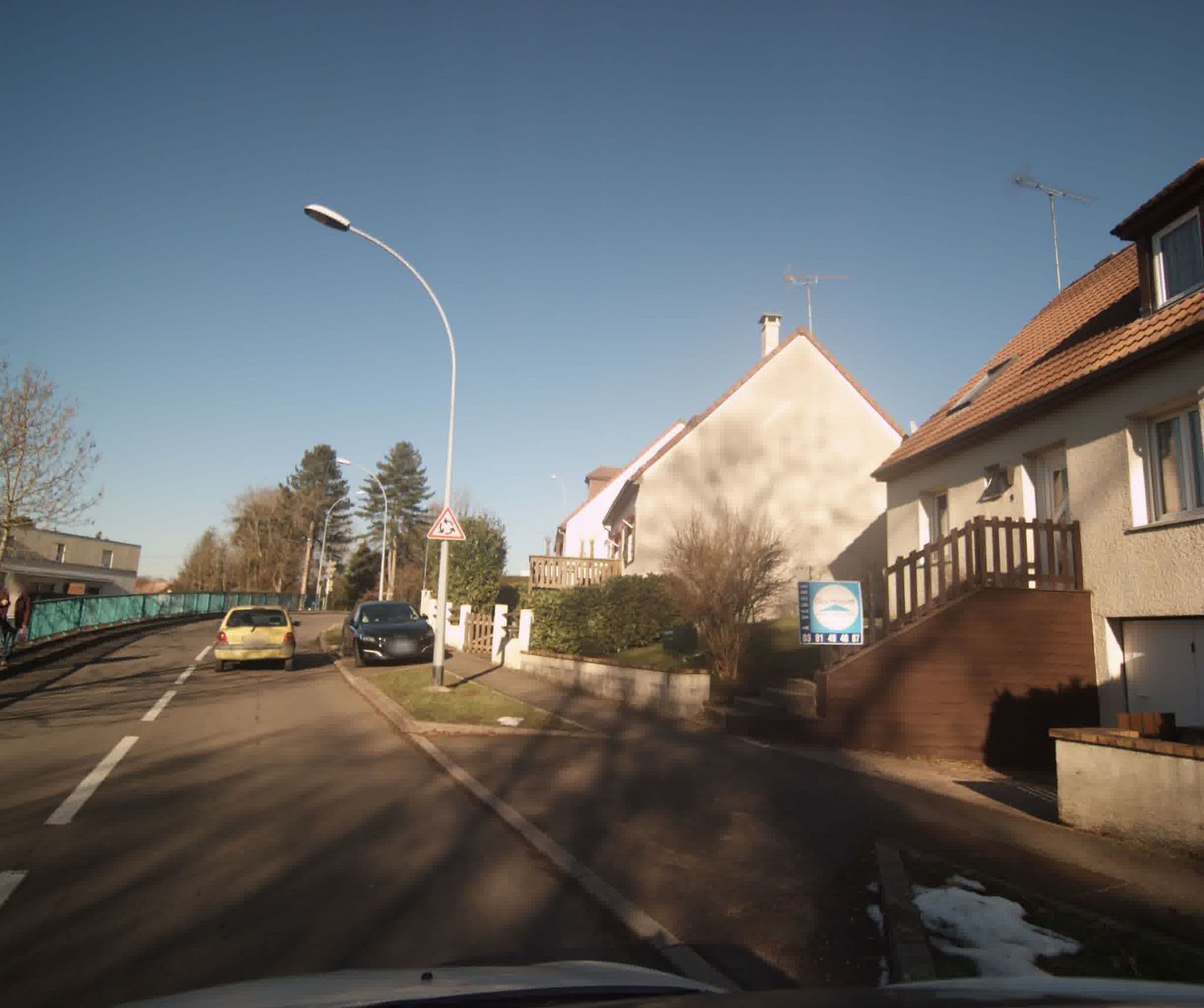 Street view near Hôtel Vesontio, Besançon — © sogefi (CC BY-SA · Mapillary)